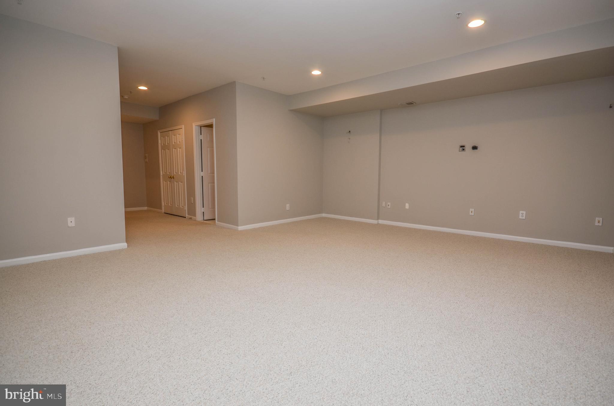 KING FARM BAILEYS COMMON - Residential Lease