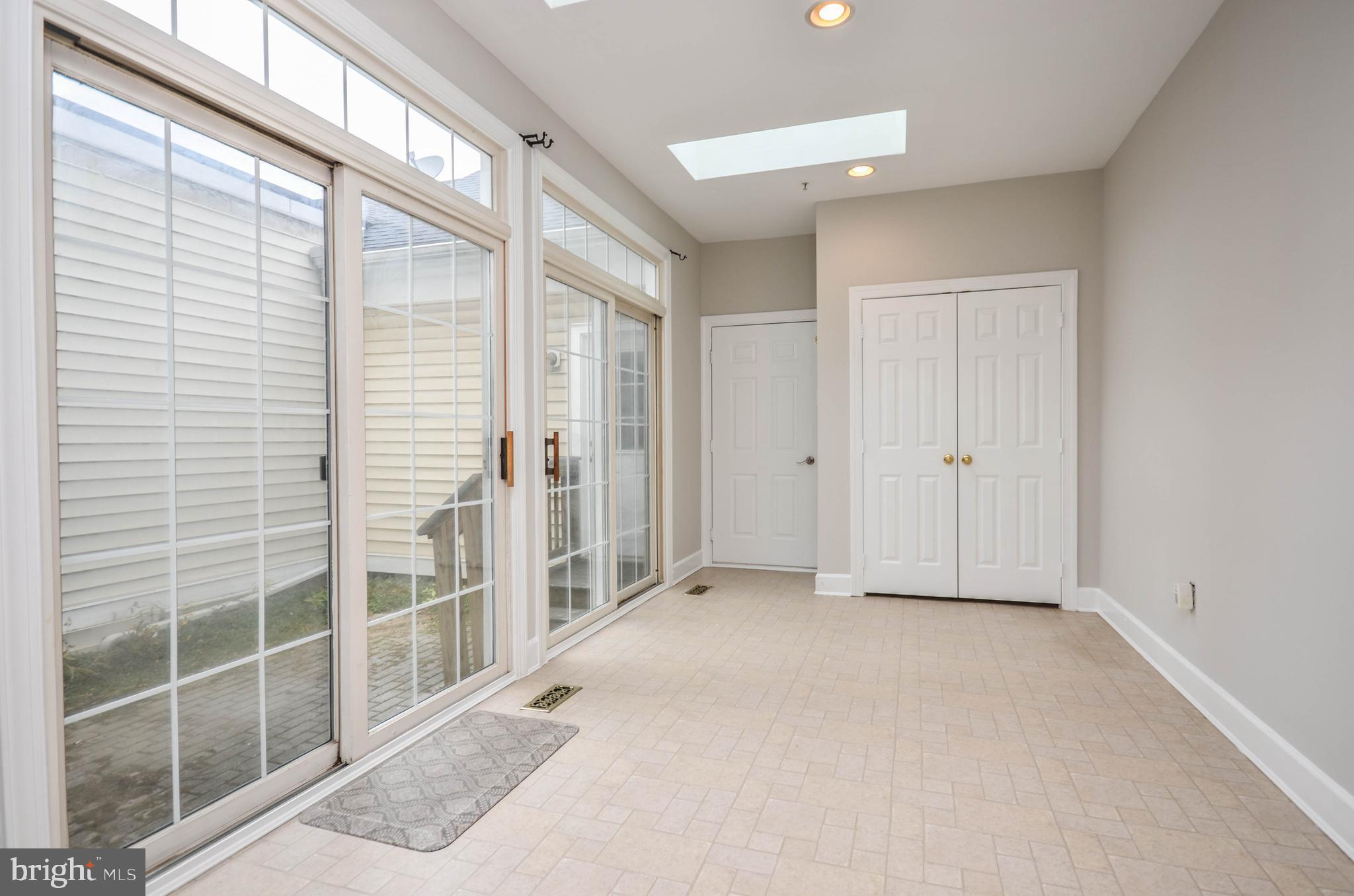 KING FARM BAILEYS COMMON - Residential Lease