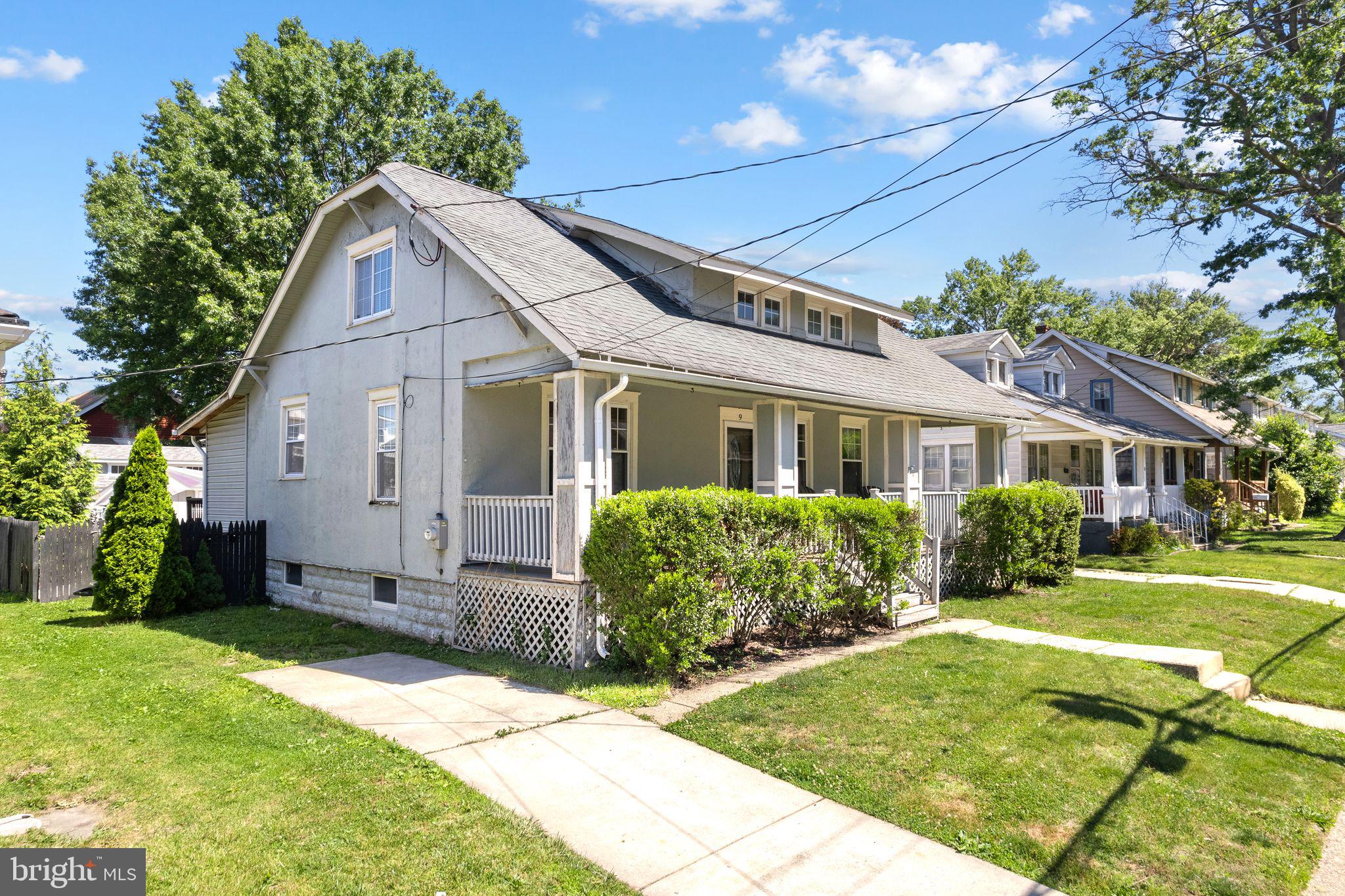 9 E PARK AVENUE