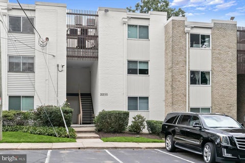 Condo For Sale - 3211 University Boulevard #3211-11<br/> KENSINGTON, MD 20895