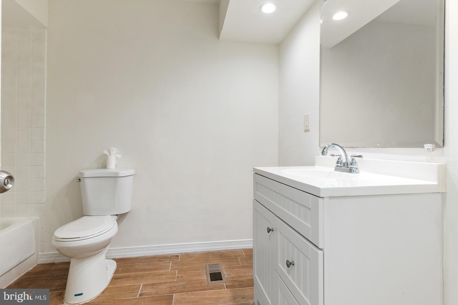 MONTPELIER - Residential