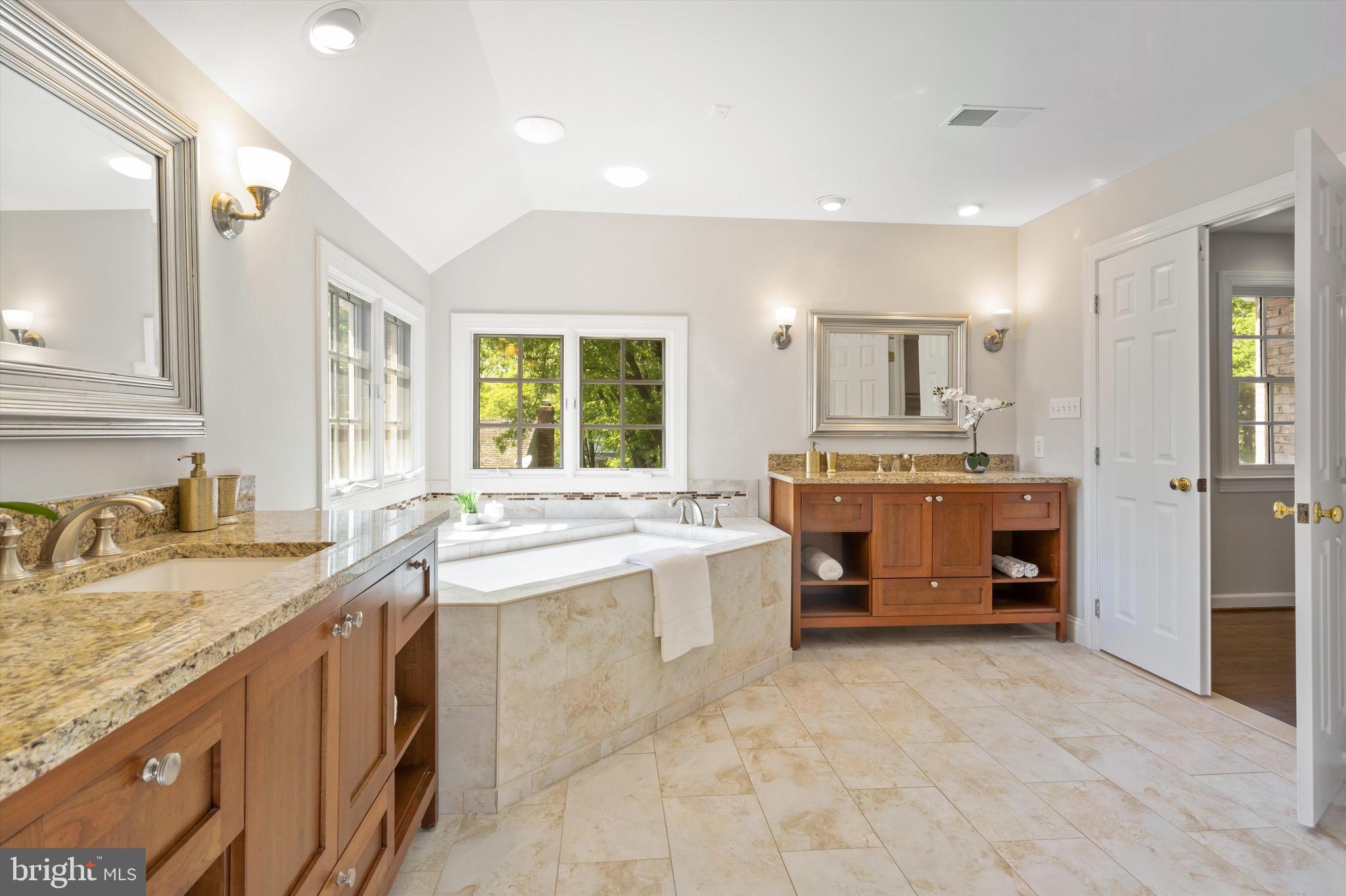 KINGS CLOISTER - Residential