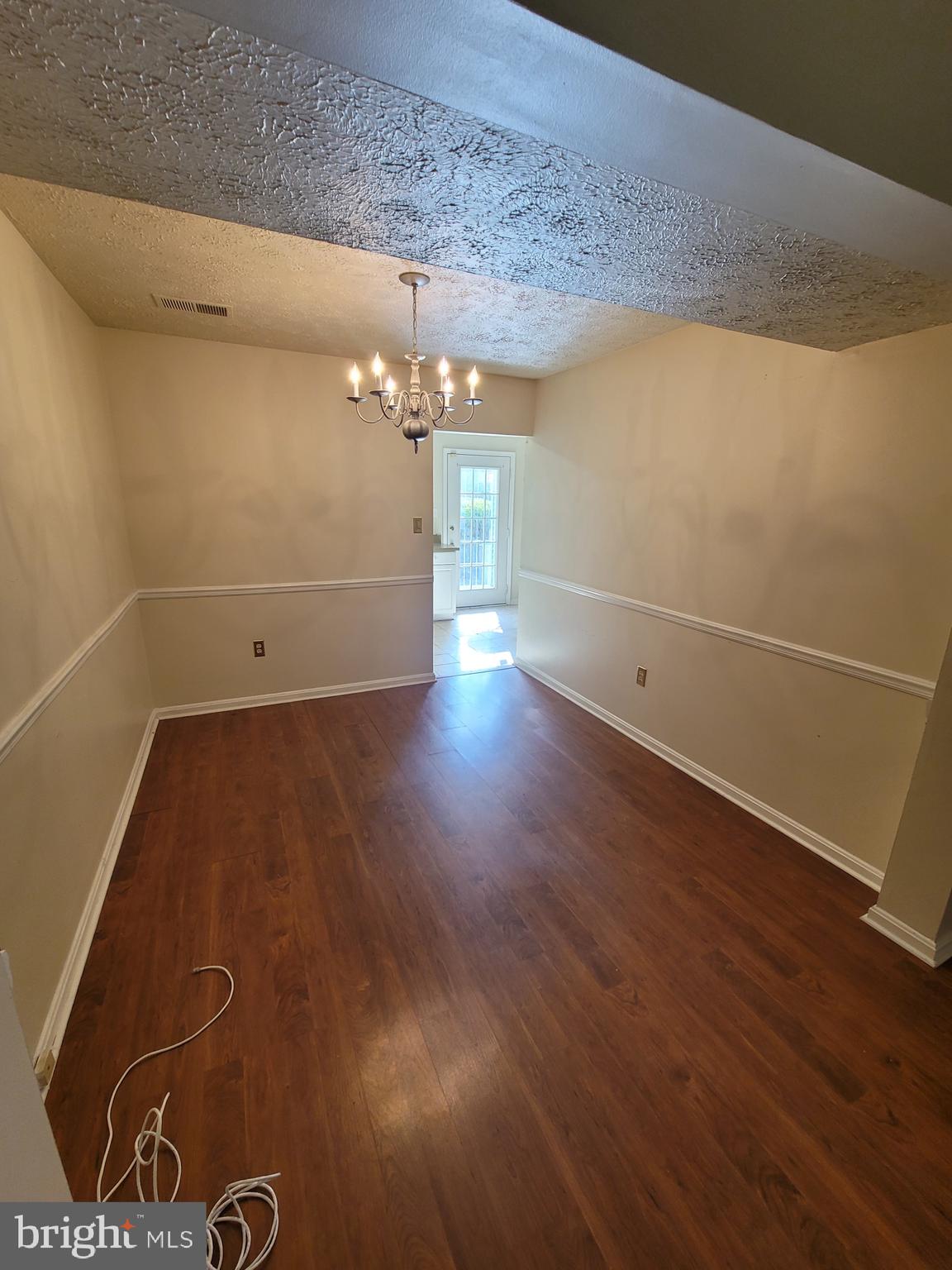 ST CHARLES HAMPSHIRE - Residential Lease