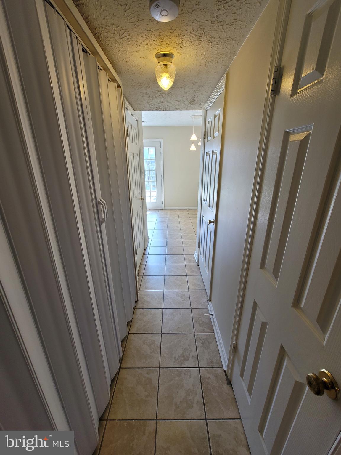 ST CHARLES HAMPSHIRE - Residential Lease