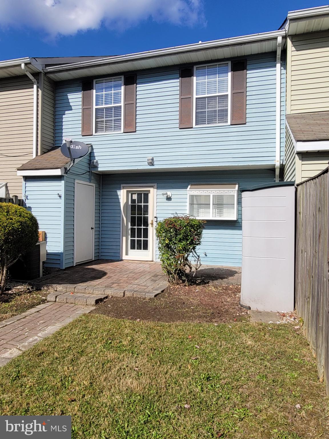 ST CHARLES HAMPSHIRE - Residential Lease