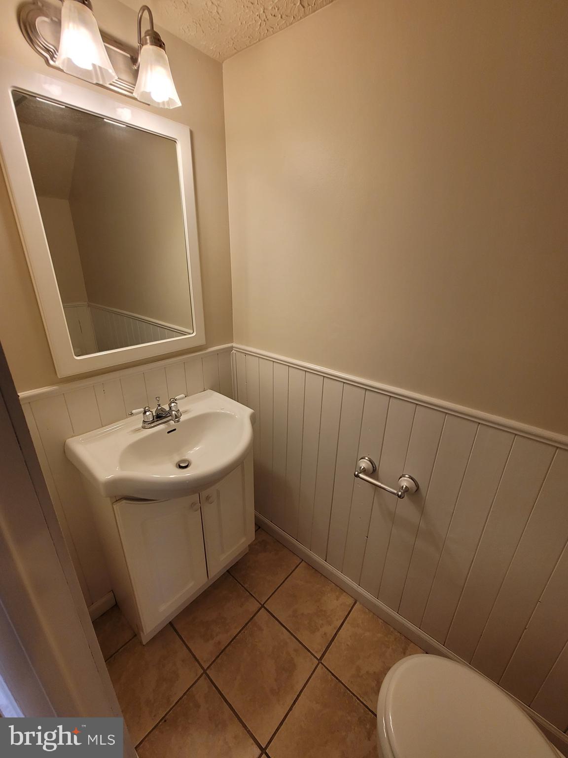 ST CHARLES HAMPSHIRE - Residential Lease