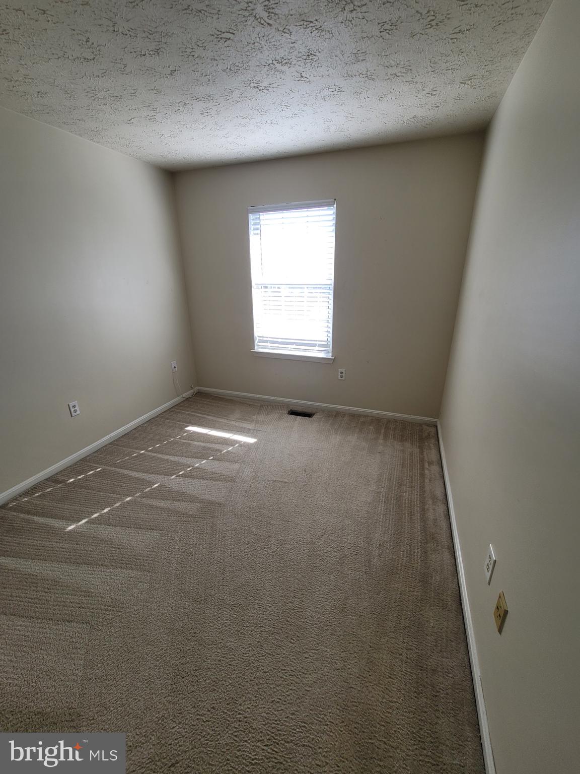 ST CHARLES HAMPSHIRE - Residential Lease