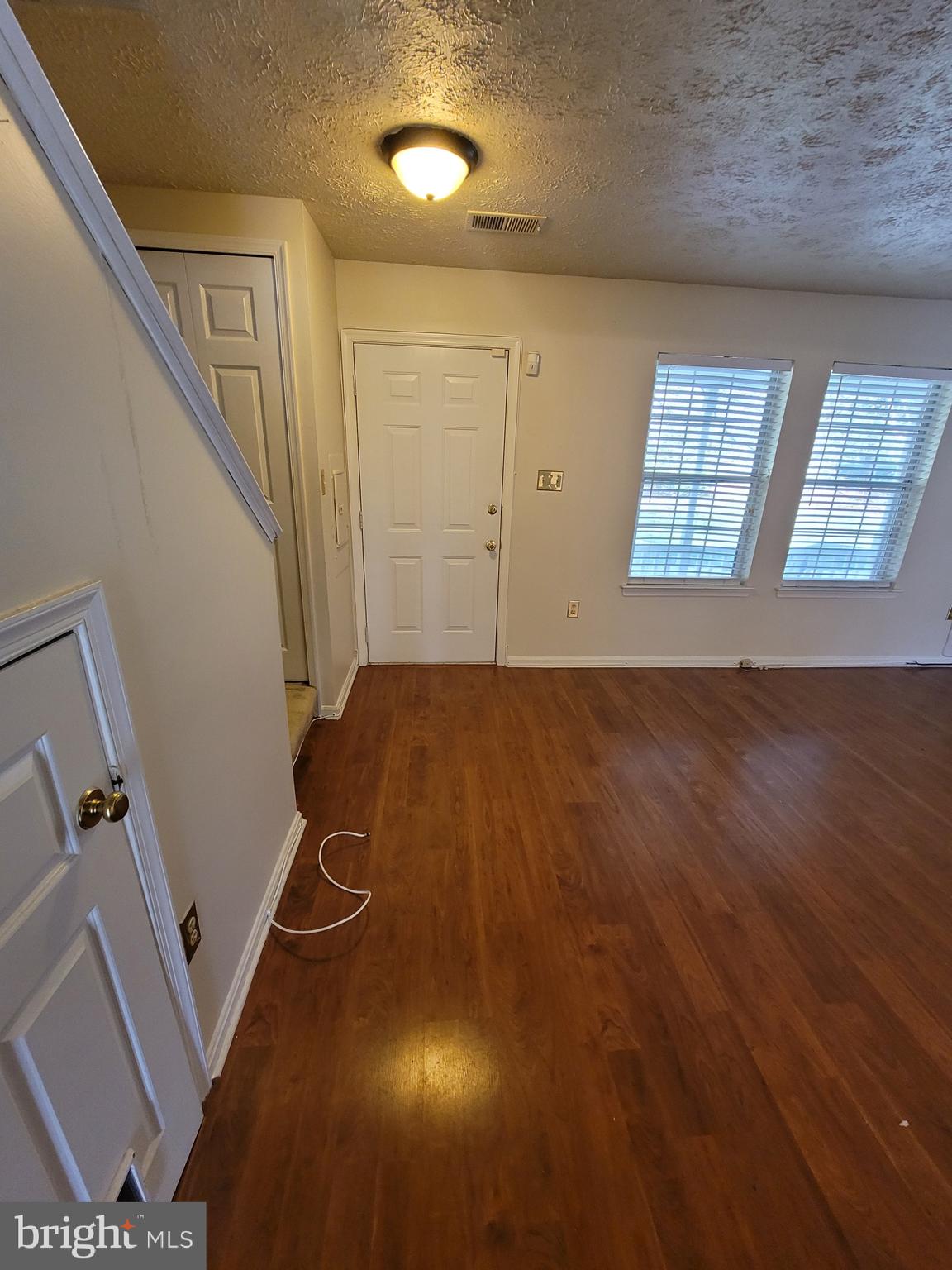 ST CHARLES HAMPSHIRE - Residential Lease