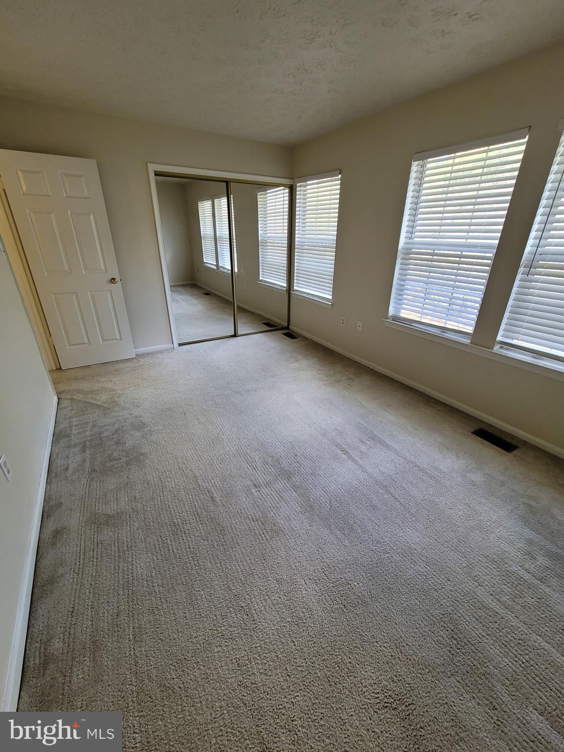 ST CHARLES HAMPSHIRE - Residential Lease