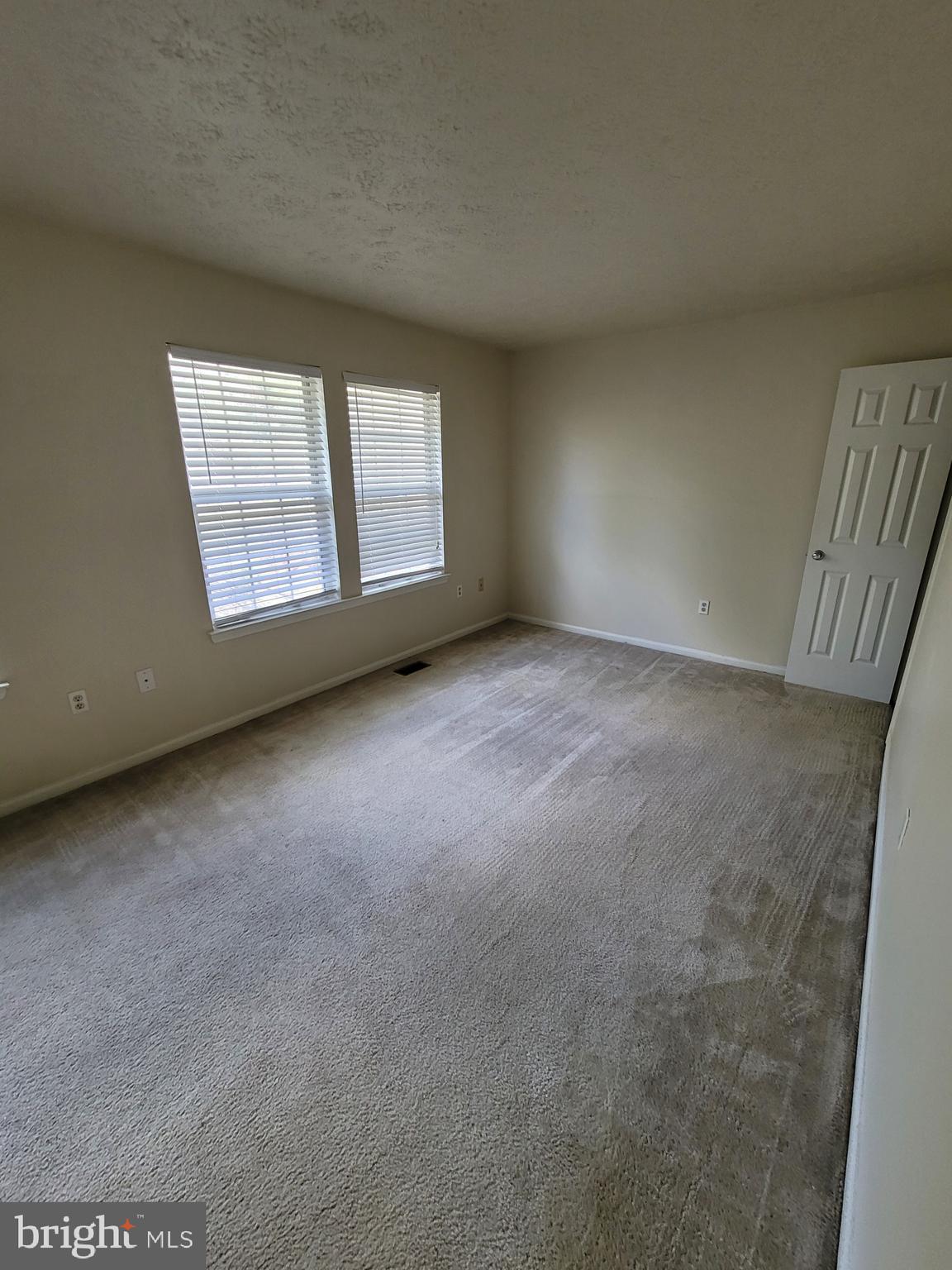 ST CHARLES HAMPSHIRE - Residential Lease