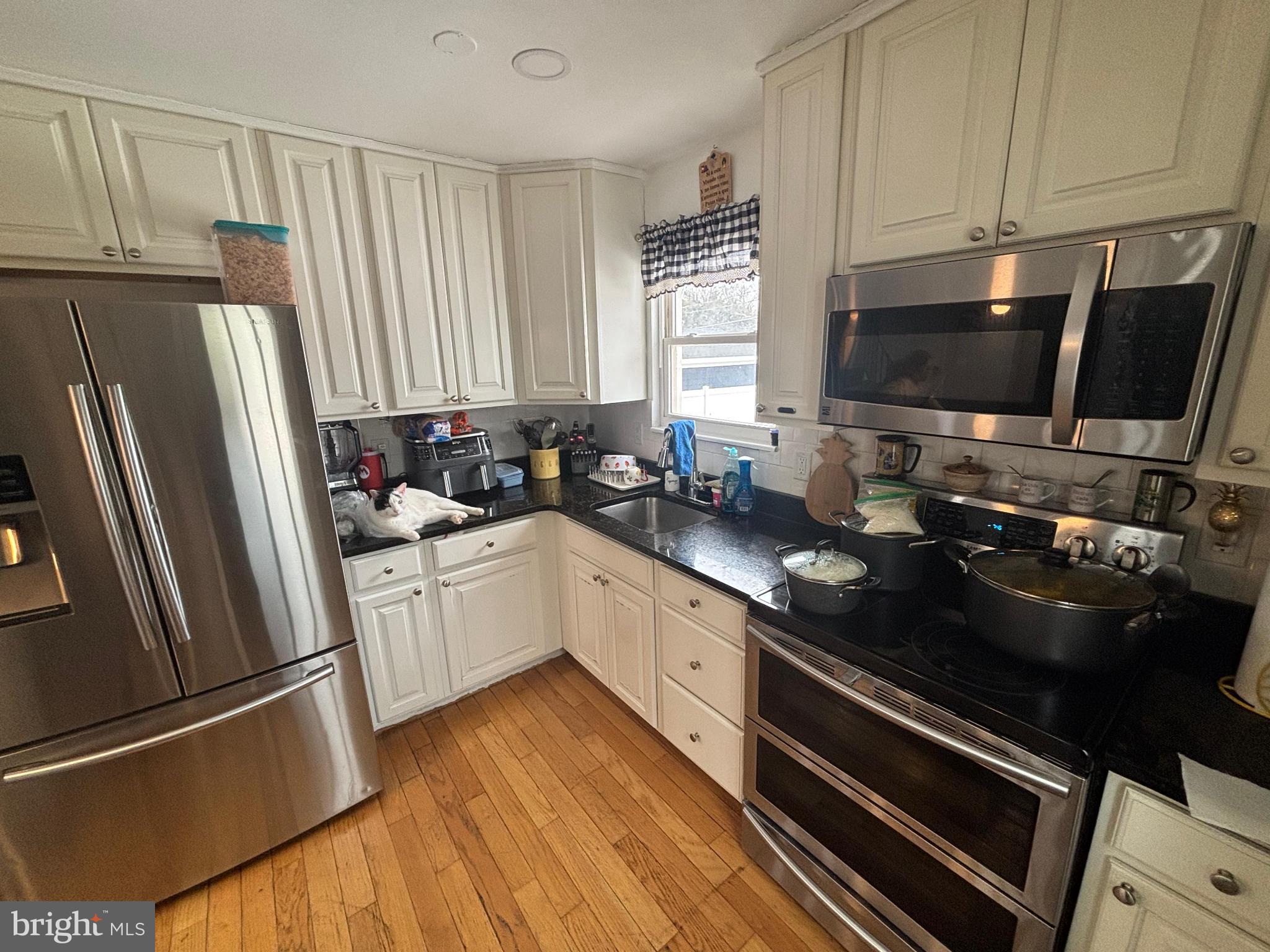 LANDSDOWNE - Residential