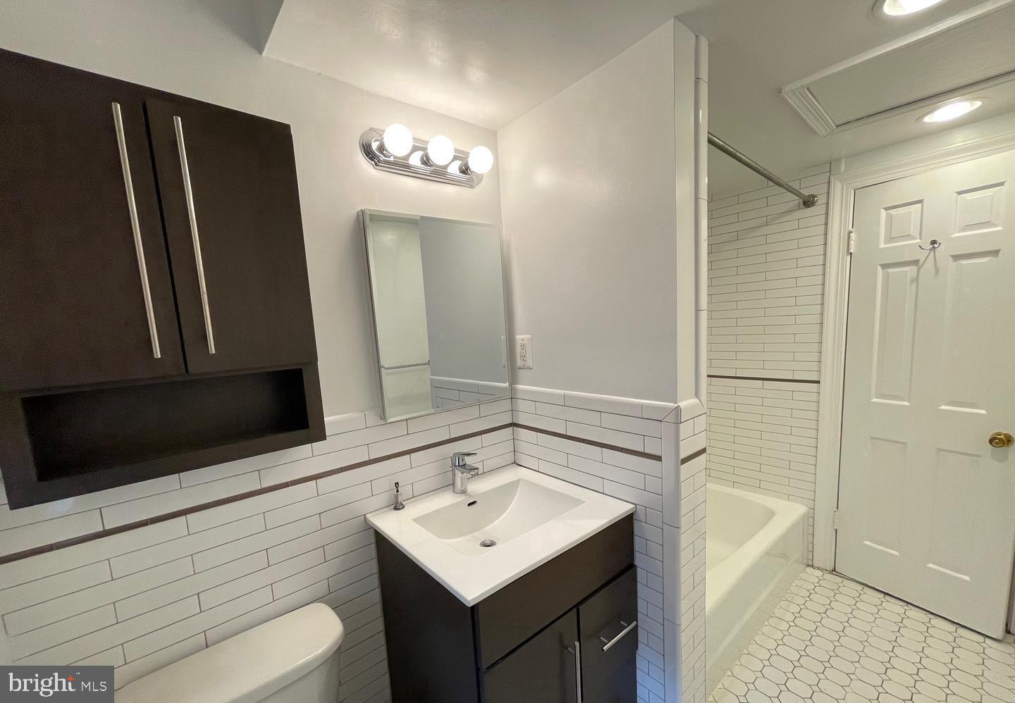 CAPITOL HILL - Residential Lease