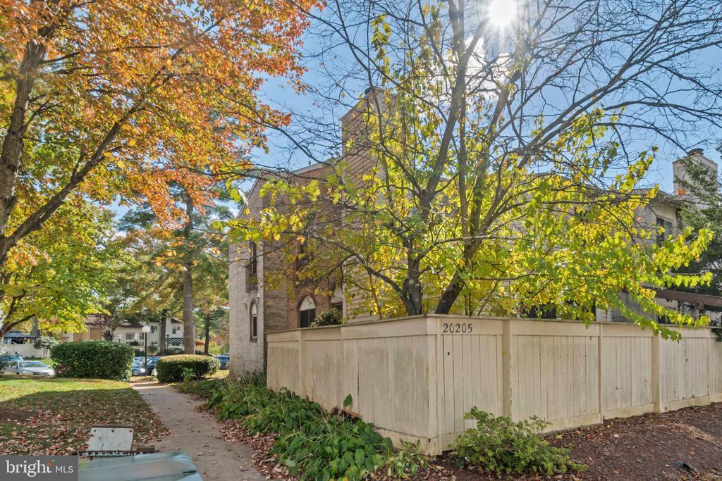 Photo of 20205 Gentle Way, GAITHERSBURG, MD 20886 (MLS # MDMC2205562)