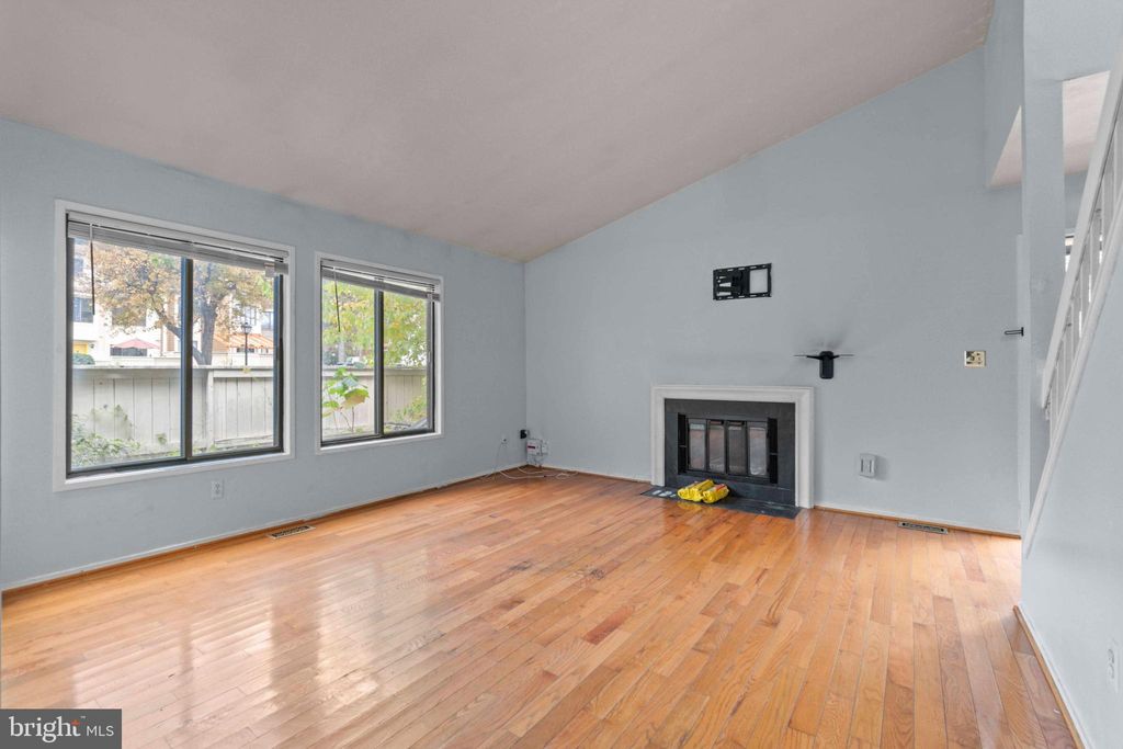 Photo of 20205 Gentle Way, GAITHERSBURG, MD 20886 (MLS # MDMC2205562)