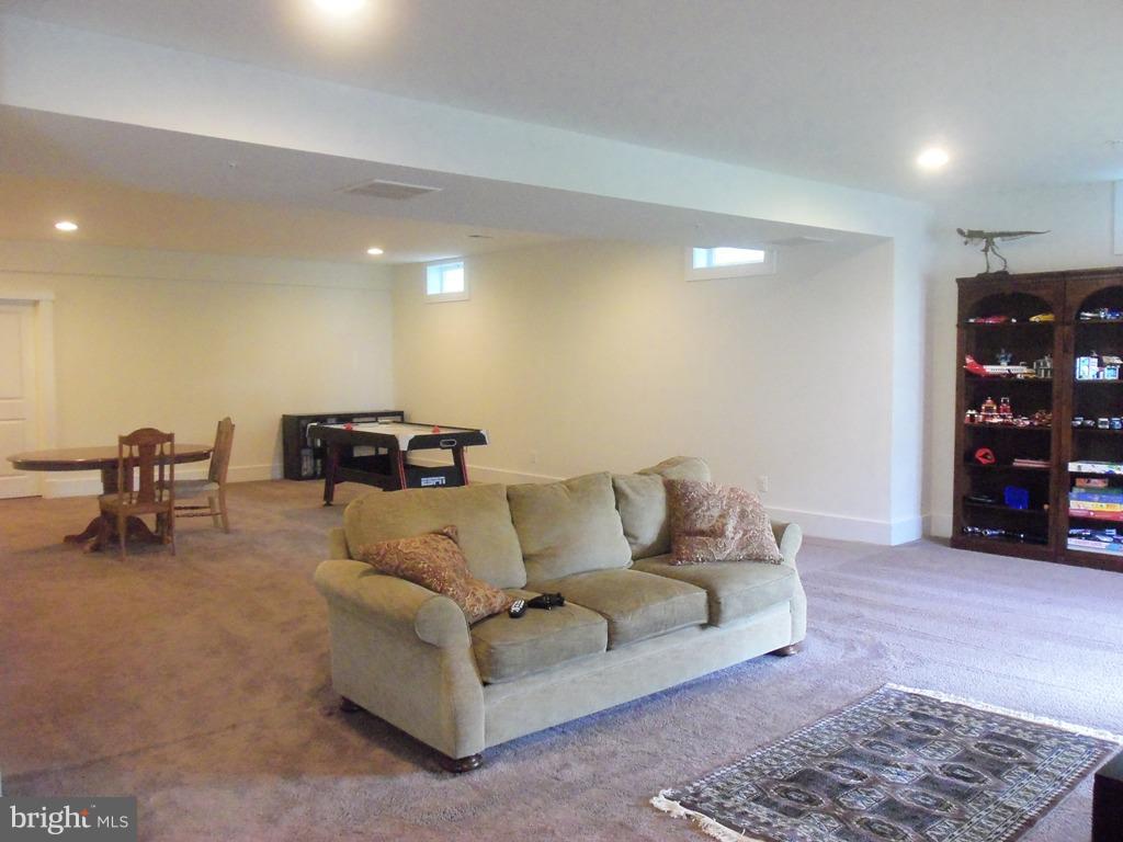 HARBOR STATION - Residential Lease