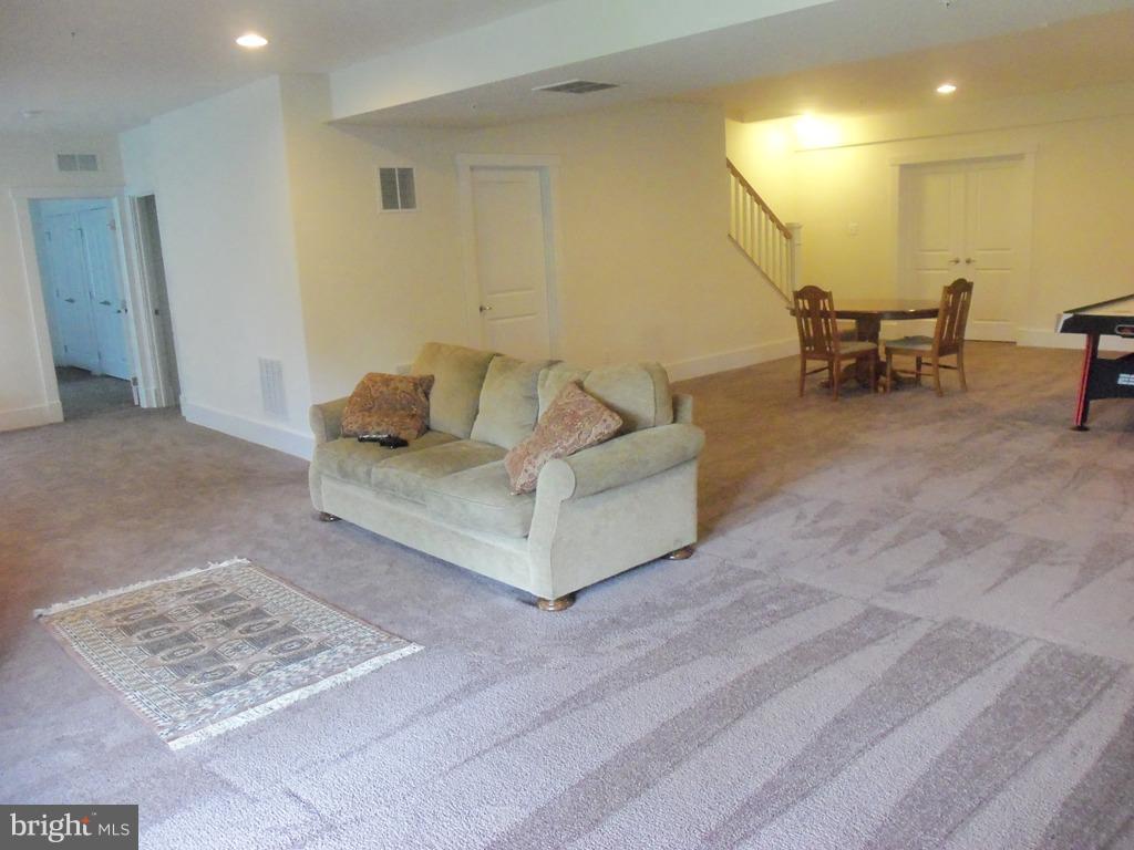 HARBOR STATION - Residential Lease