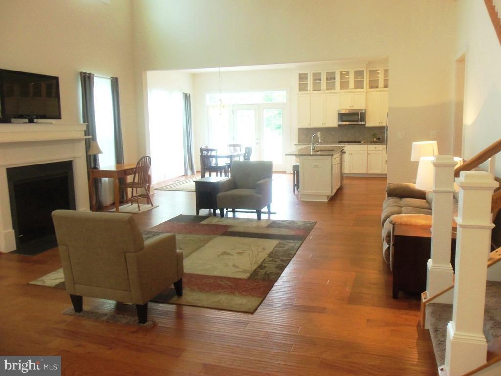 HARBOR STATION - Residential Lease