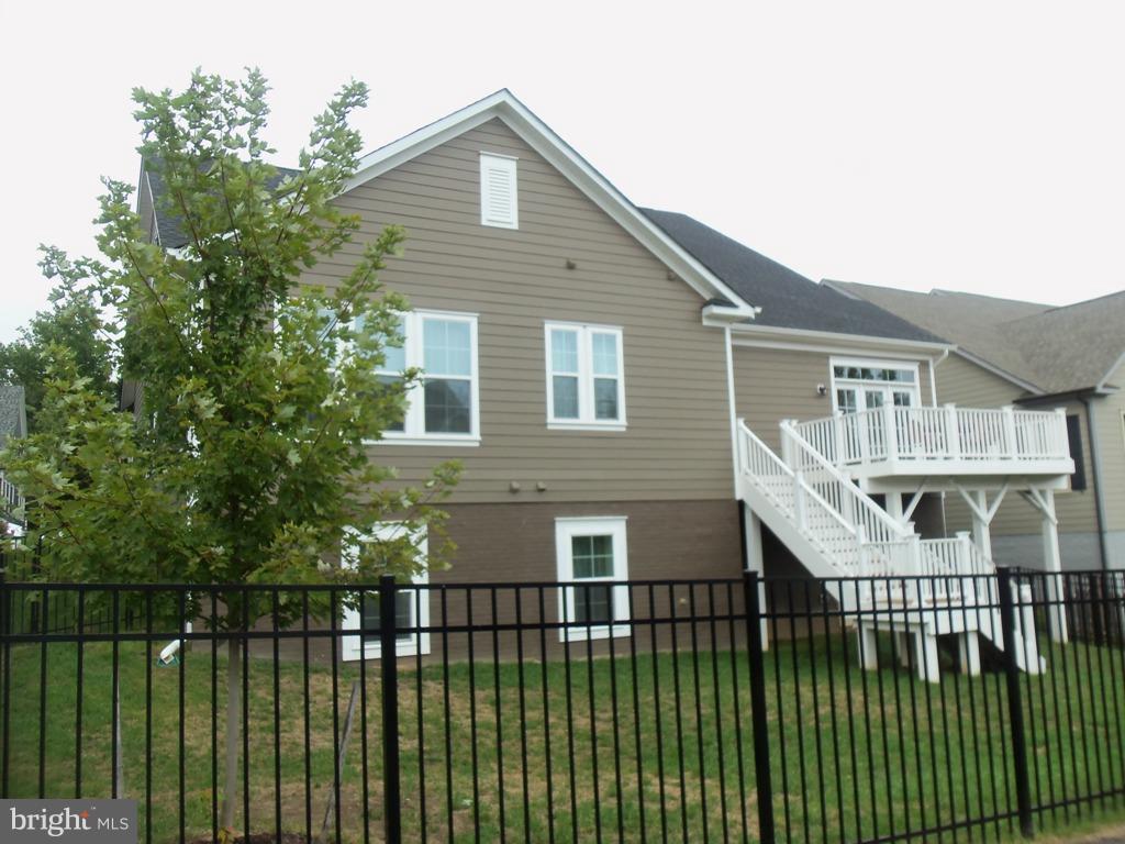 HARBOR STATION - Residential Lease