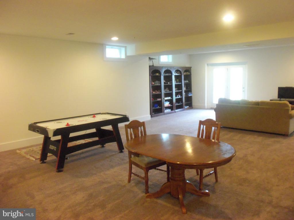 HARBOR STATION - Residential Lease