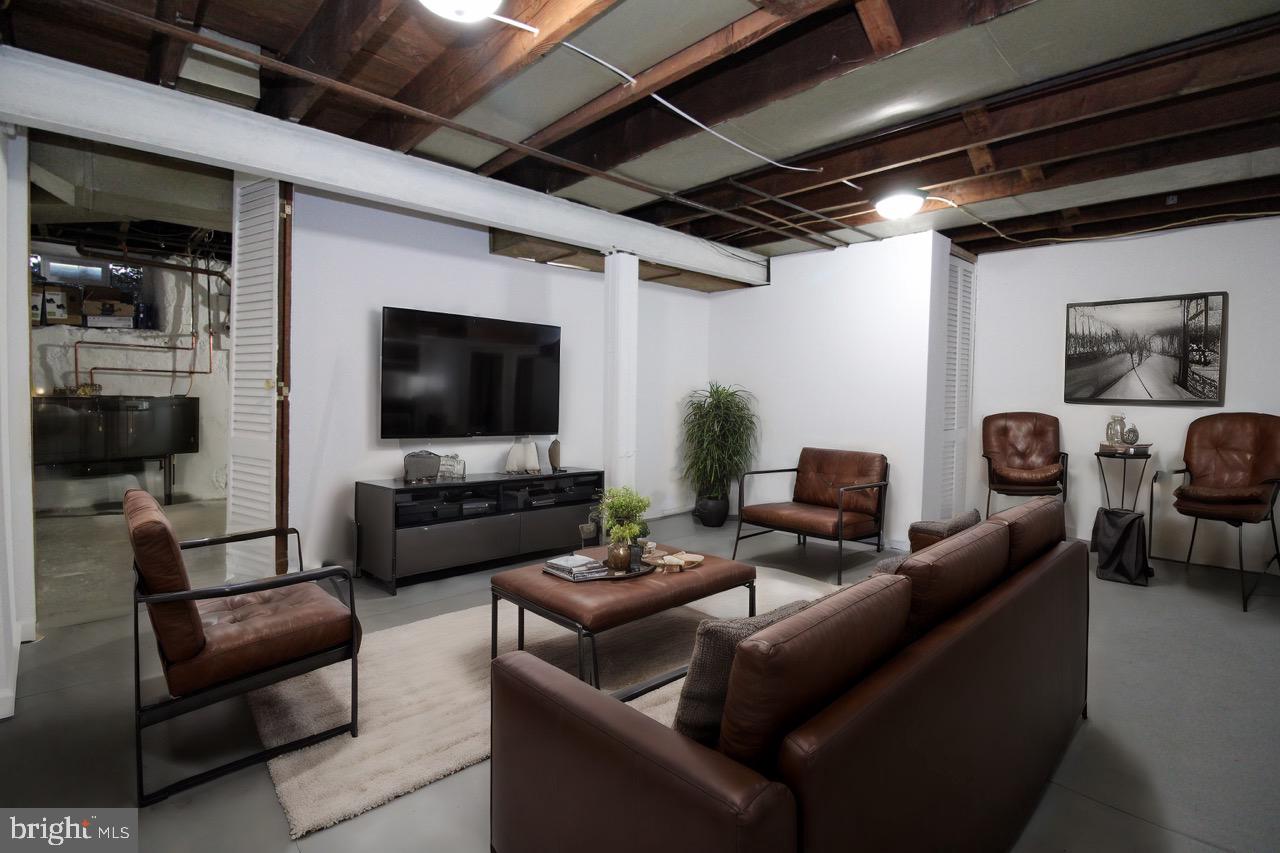 SUNNYBROOK - Residential