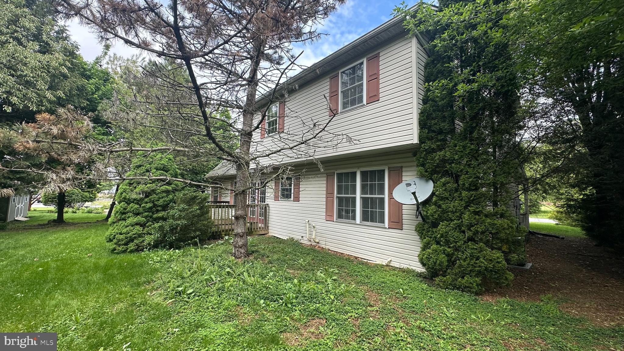 HAMPTON HILLS - Residential