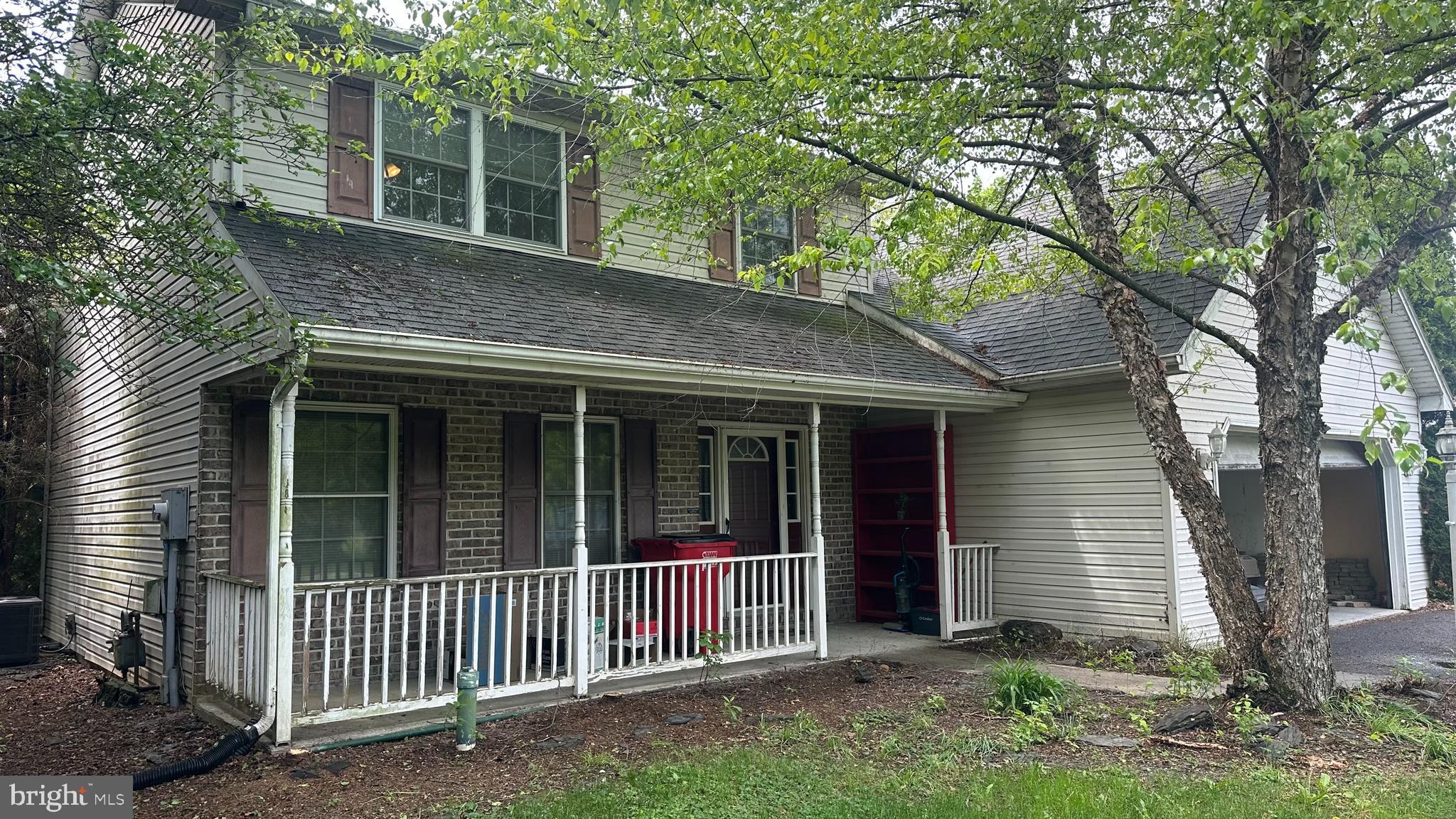 HAMPTON HILLS - Residential