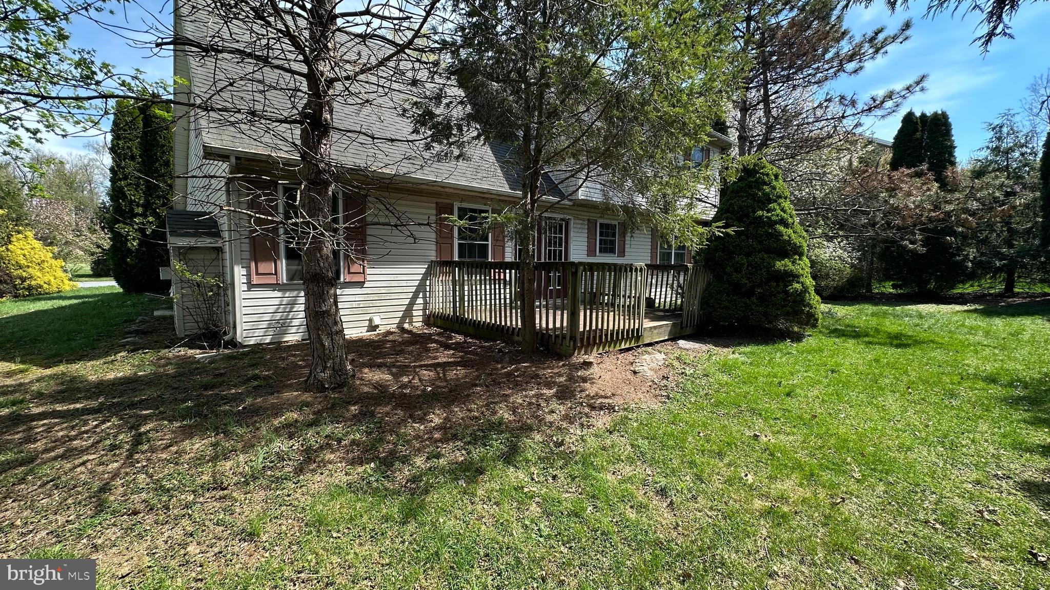 HAMPTON HILLS - Residential