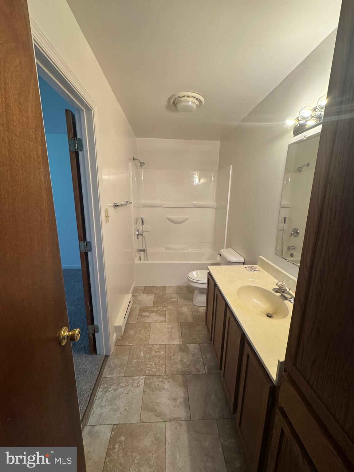 GUILFORD HILLS - Residential Lease