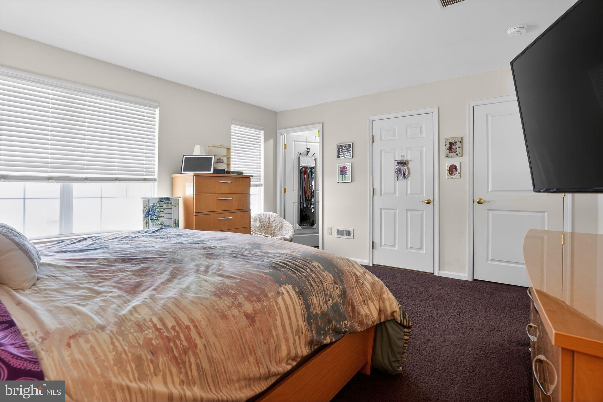 VILL AT COUNTRY VIEW - Residential