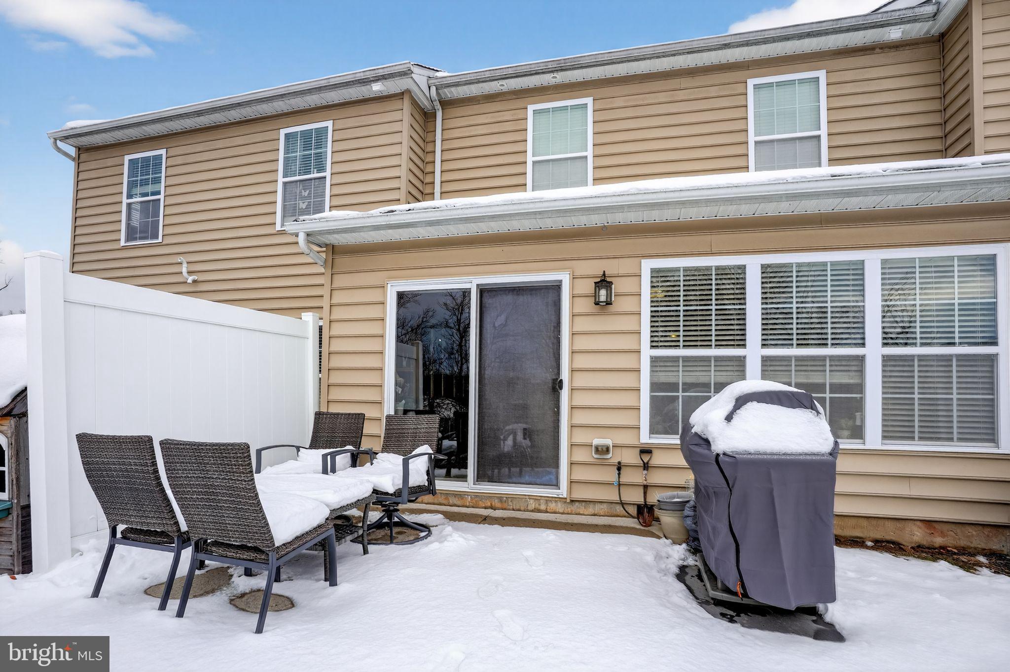 VILL AT COUNTRY VIEW - Residential