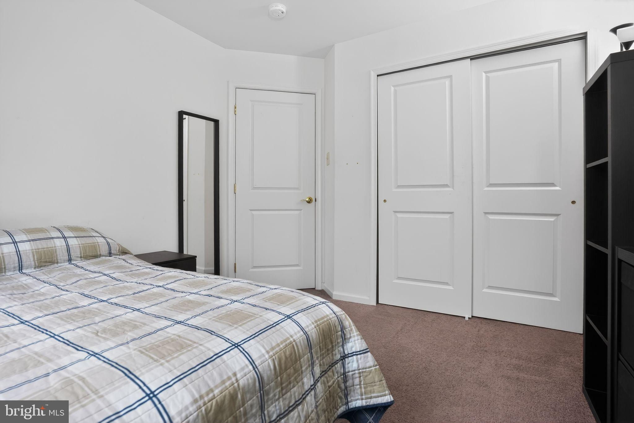 VILL AT COUNTRY VIEW - Residential