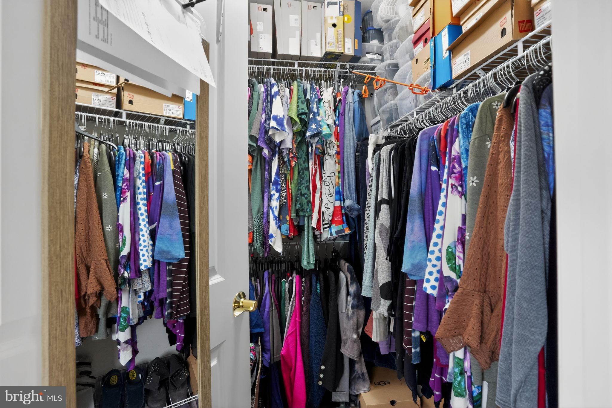 VILL AT COUNTRY VIEW - Residential