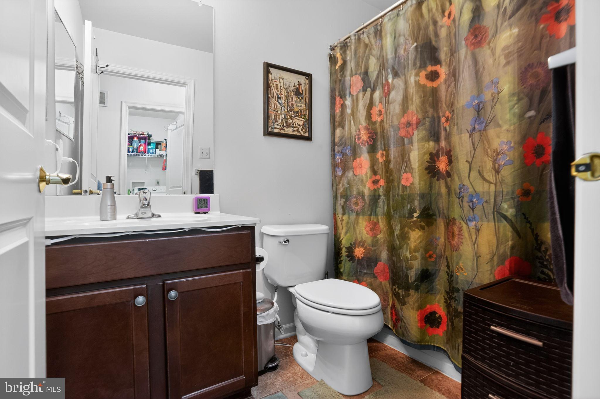 VILL AT COUNTRY VIEW - Residential