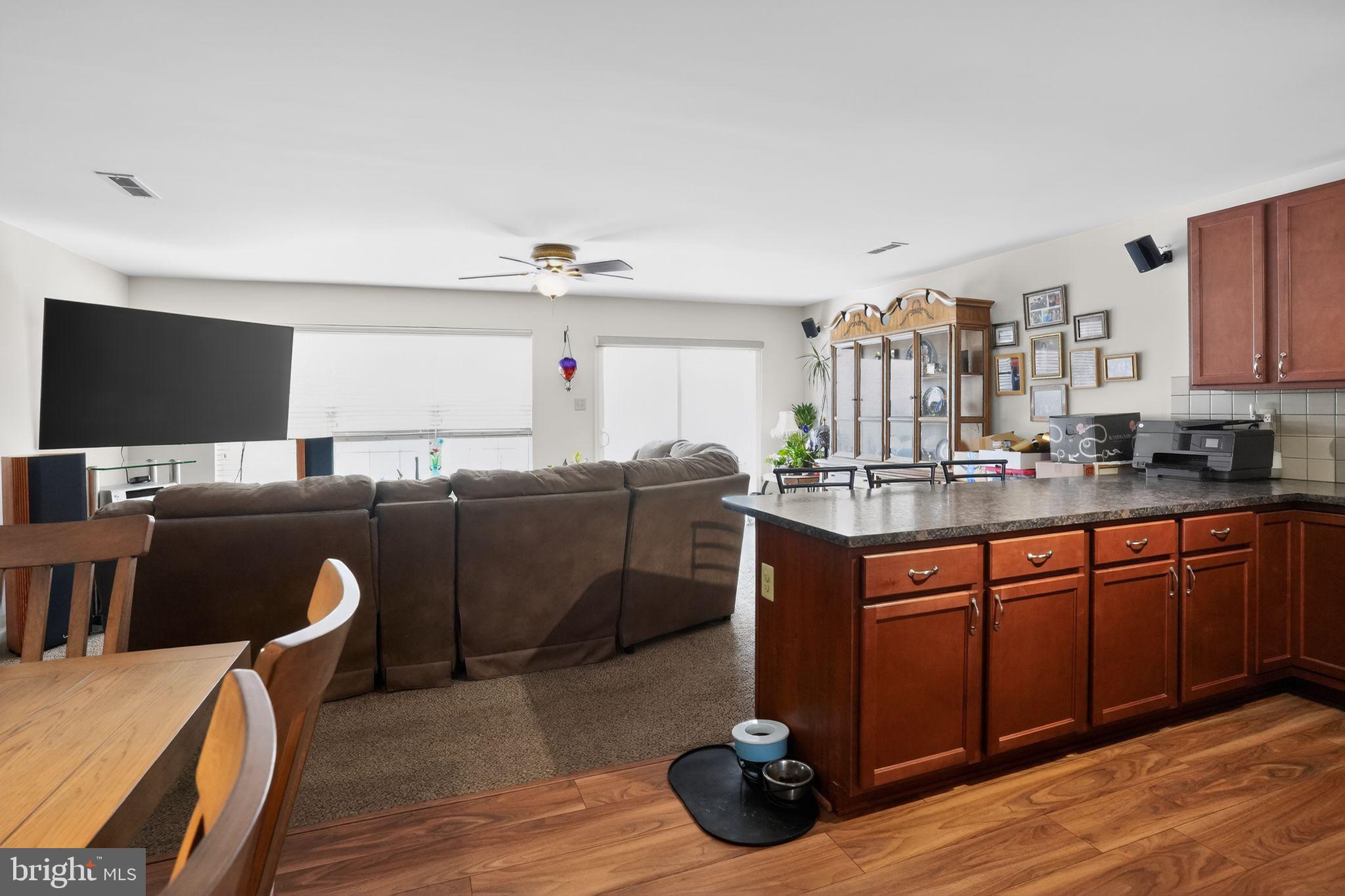 VILL AT COUNTRY VIEW - Residential