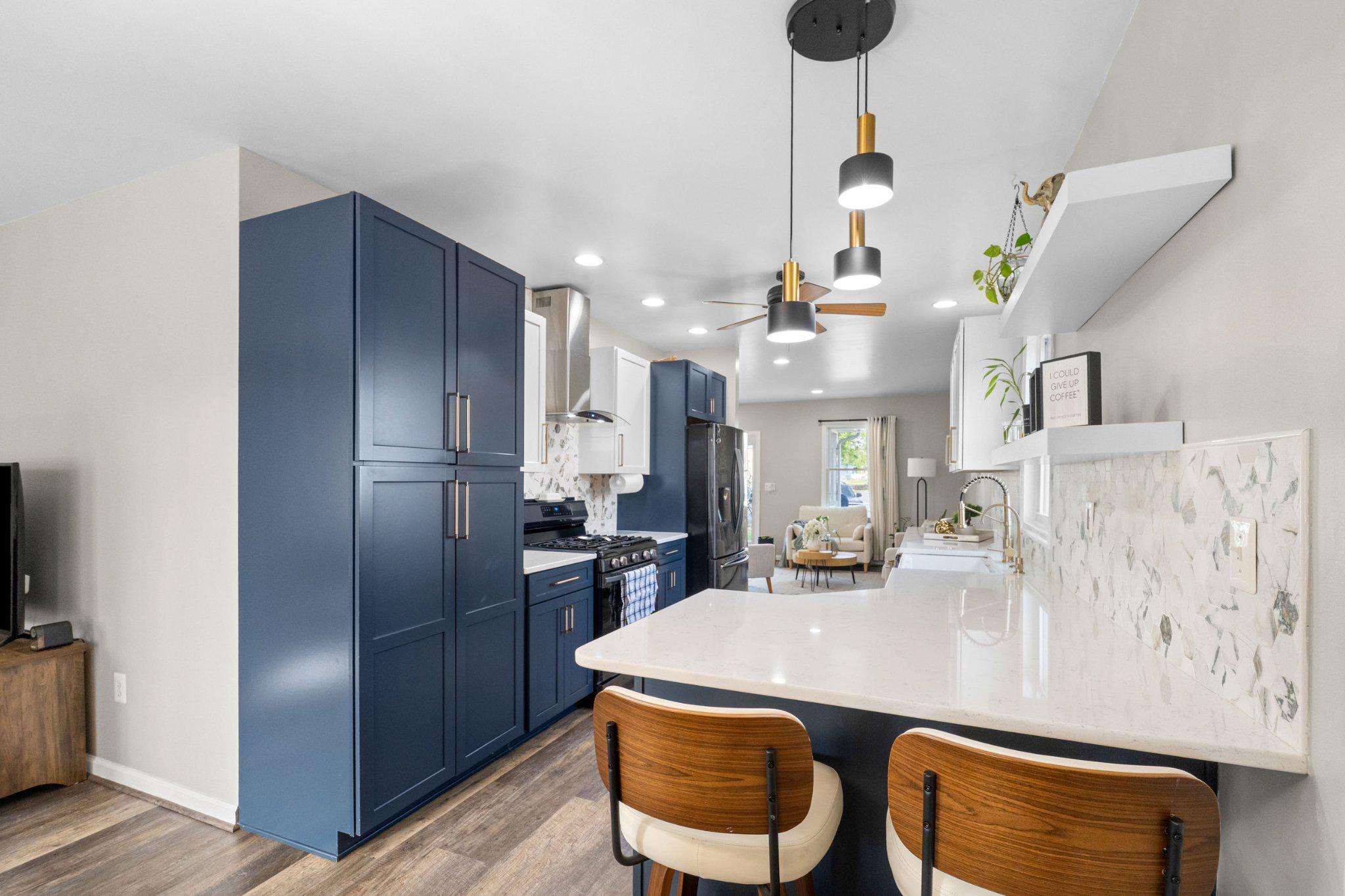 GRAY MANOR - Residential