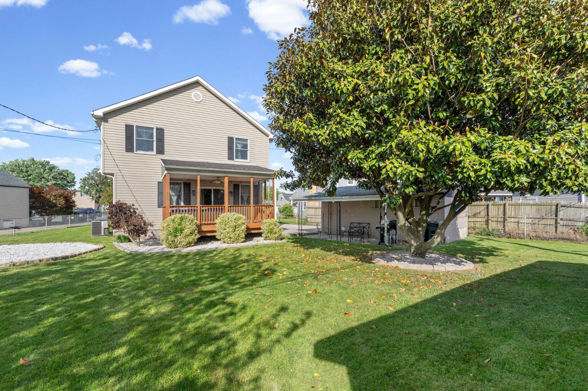 GRAY MANOR - Residential