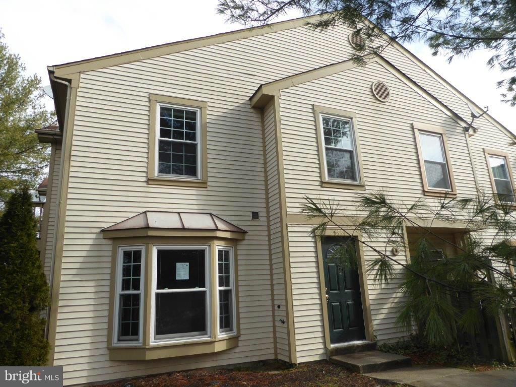 Come see this well maintained and spacious condo in Laurel! 3 large bedrooms and 2.5 baths. Ample living area w/FP, kitchen and dining combo with sliding door leading to rear patio. Perfectly located within public transportation, schools, restaurants, shopping and entertainment. This is a Fannie Mae HomePath property.