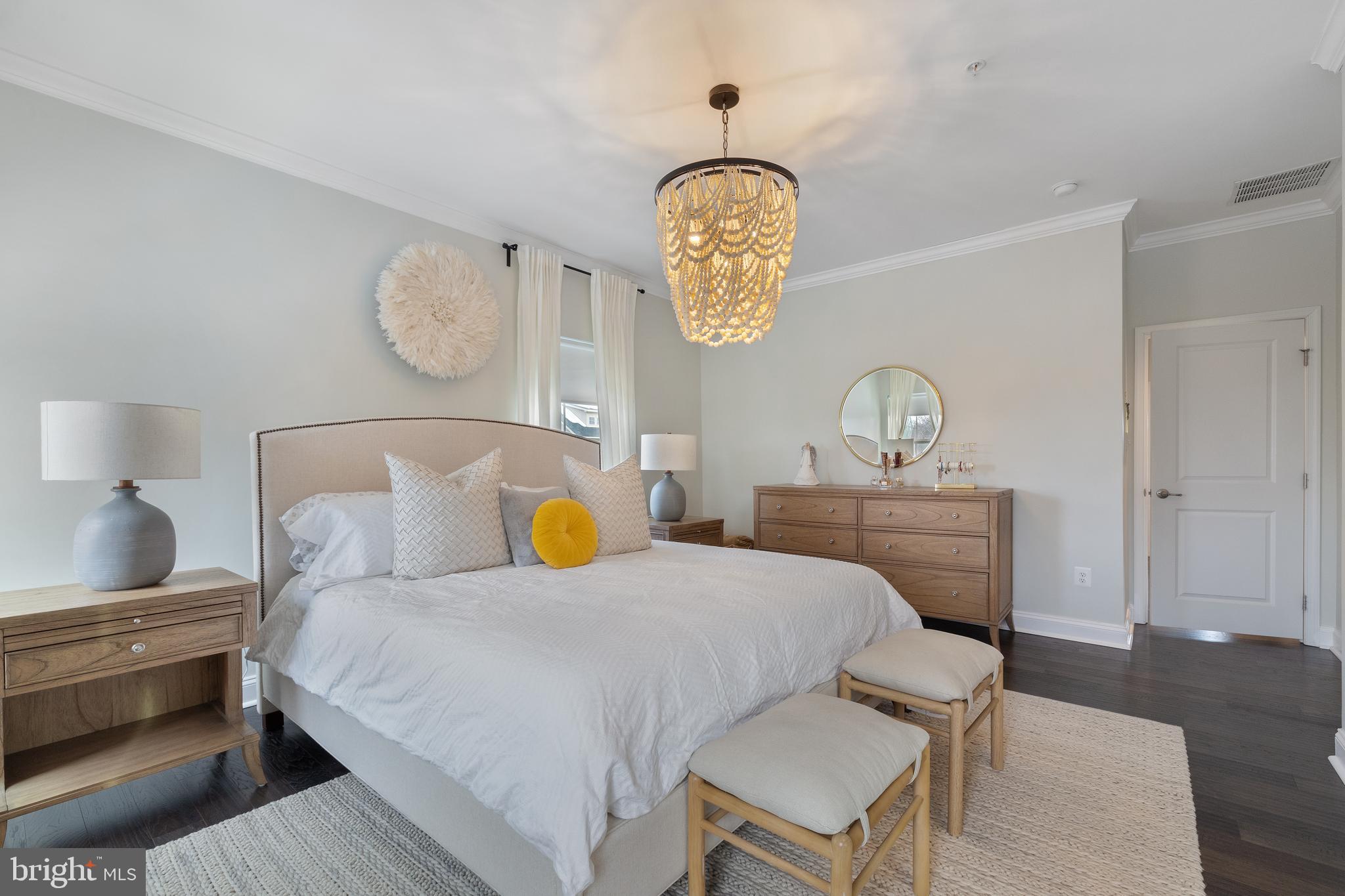 PONDVIEW - Residential