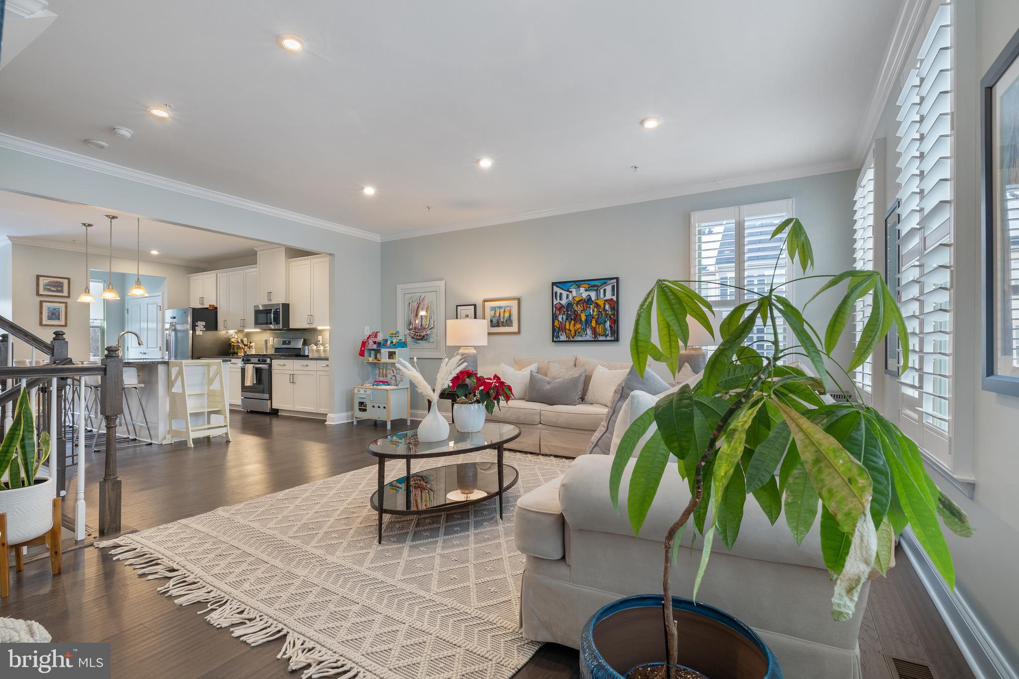 PONDVIEW - Residential