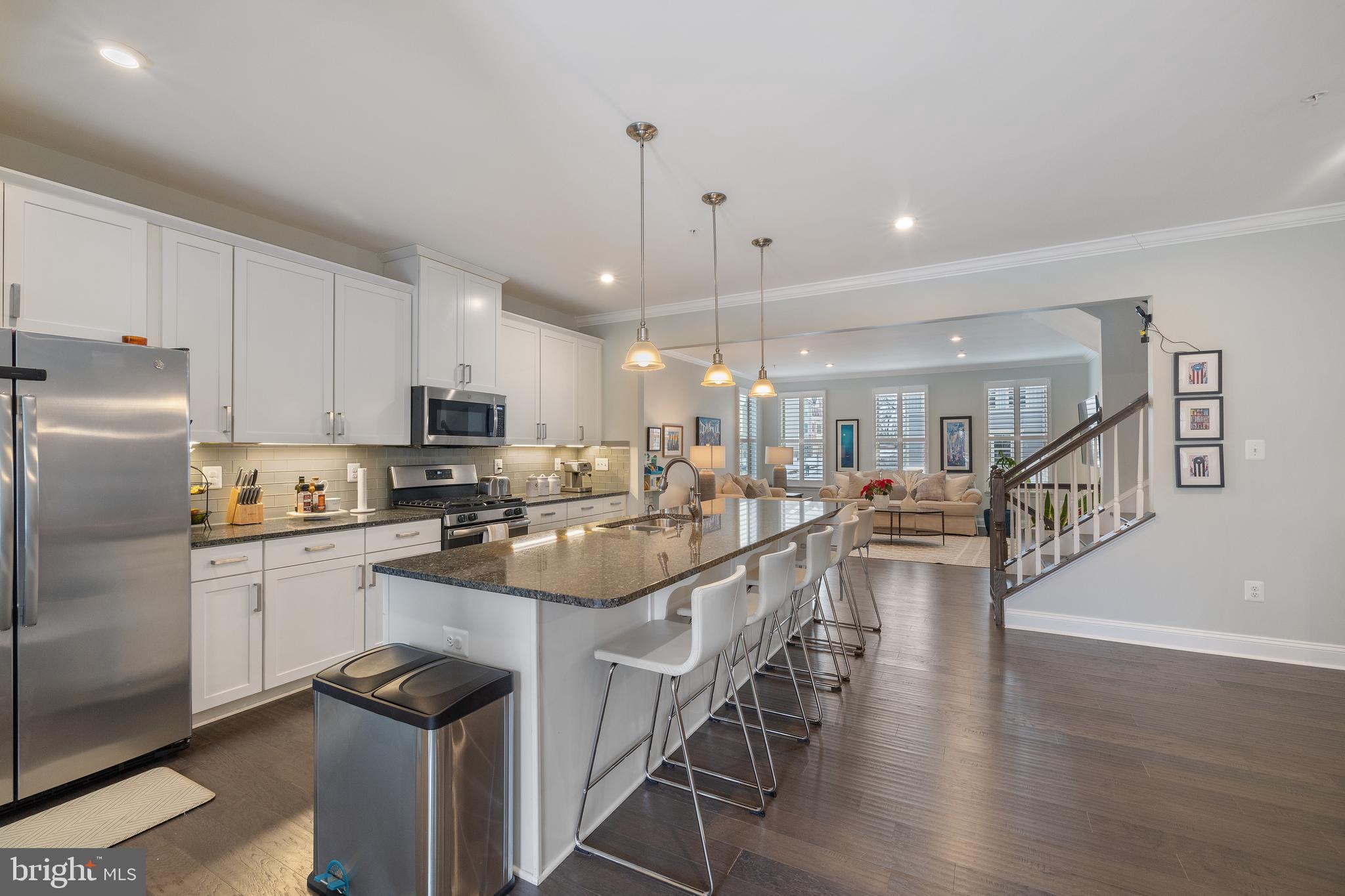 PONDVIEW - Residential