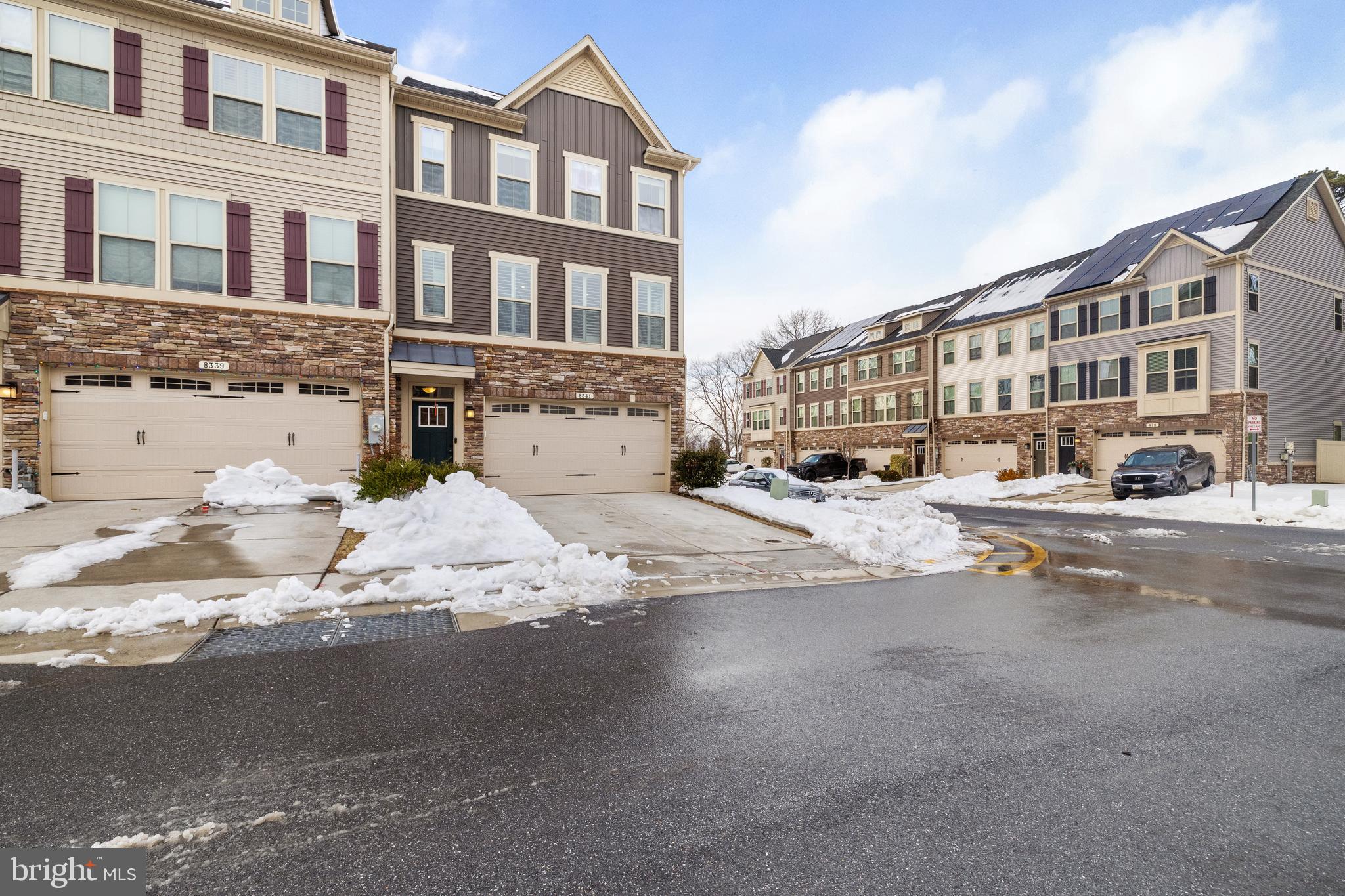 PONDVIEW - Residential