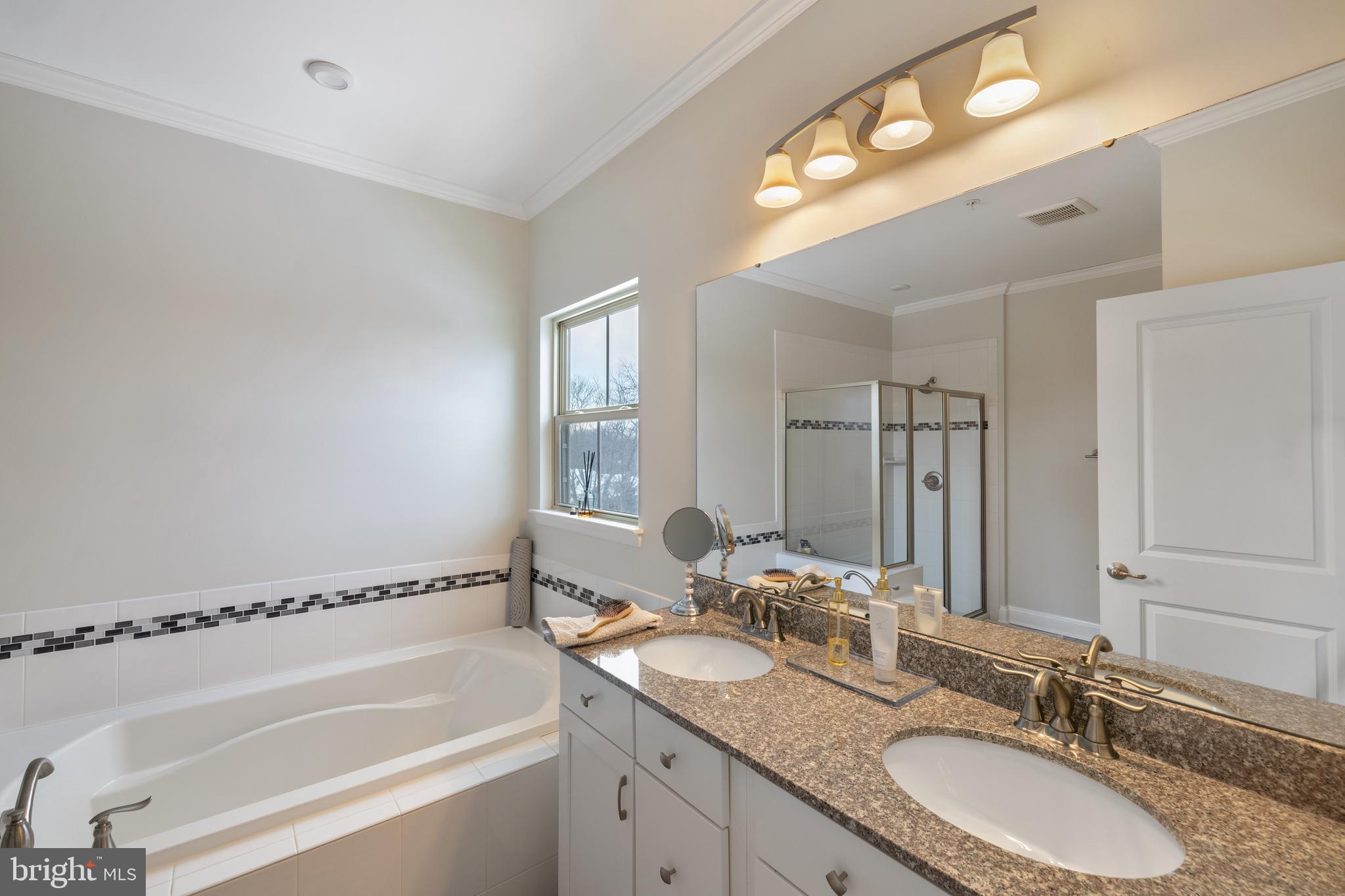 PONDVIEW - Residential