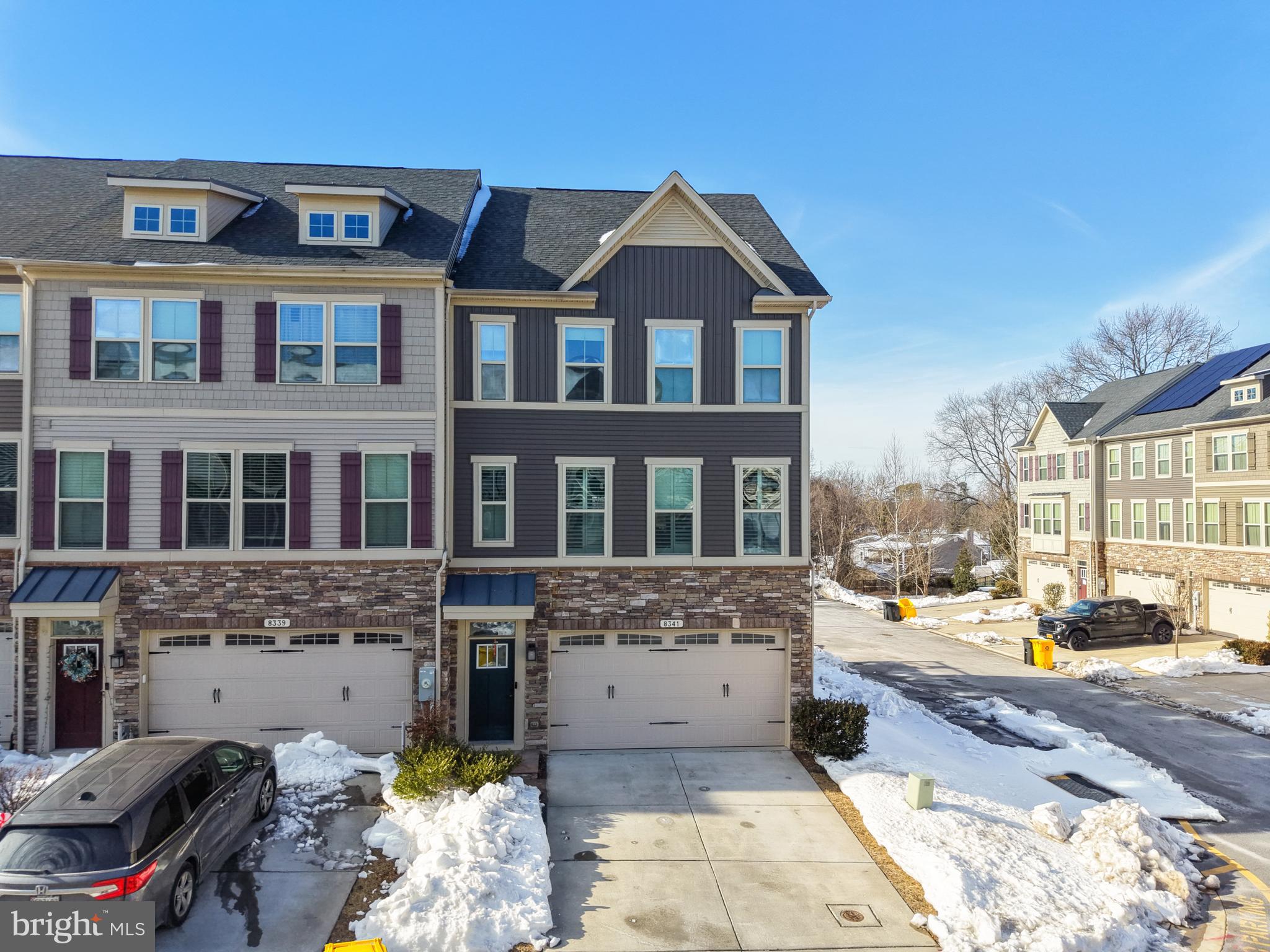 PONDVIEW - Residential