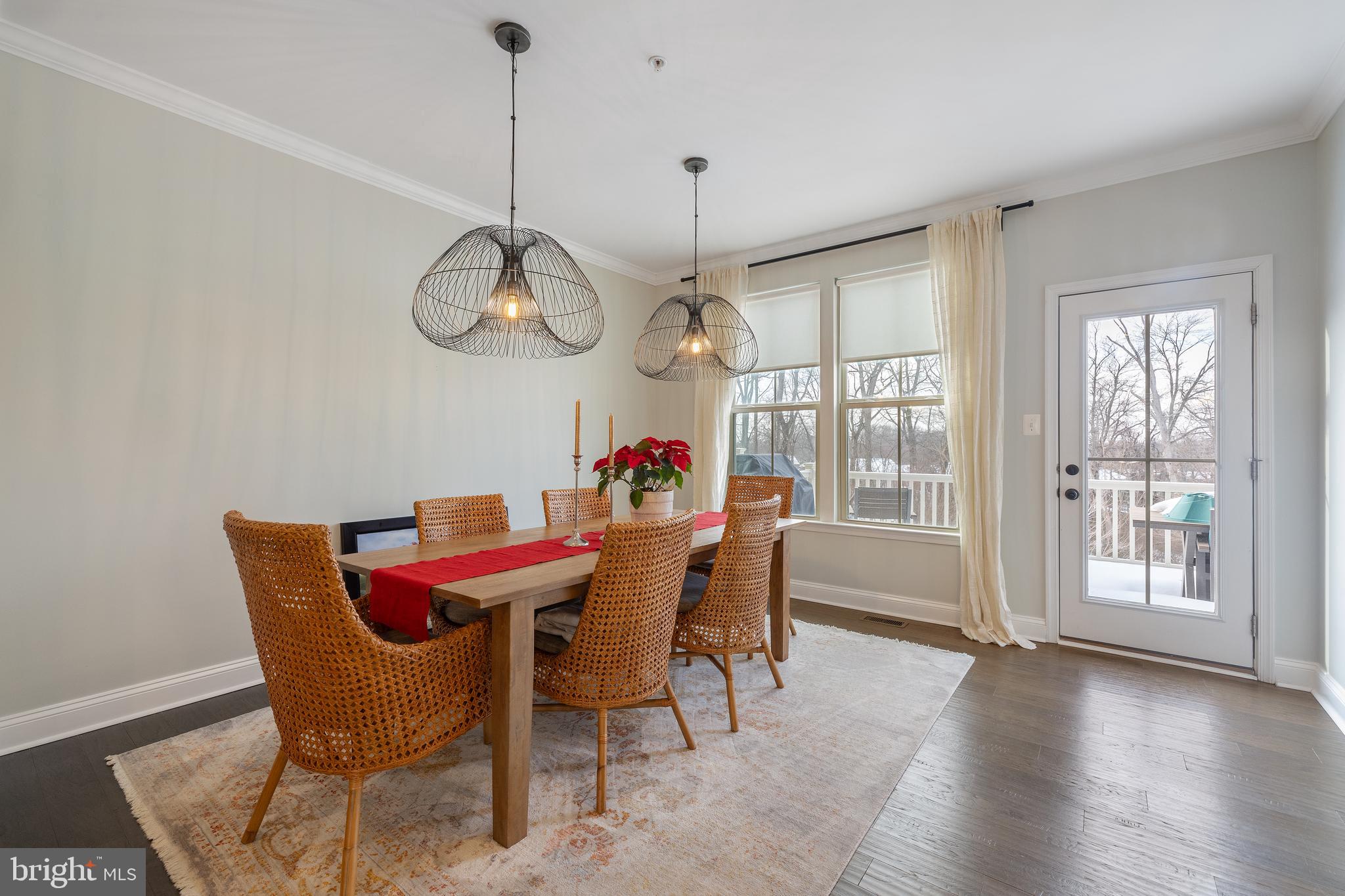 PONDVIEW - Residential