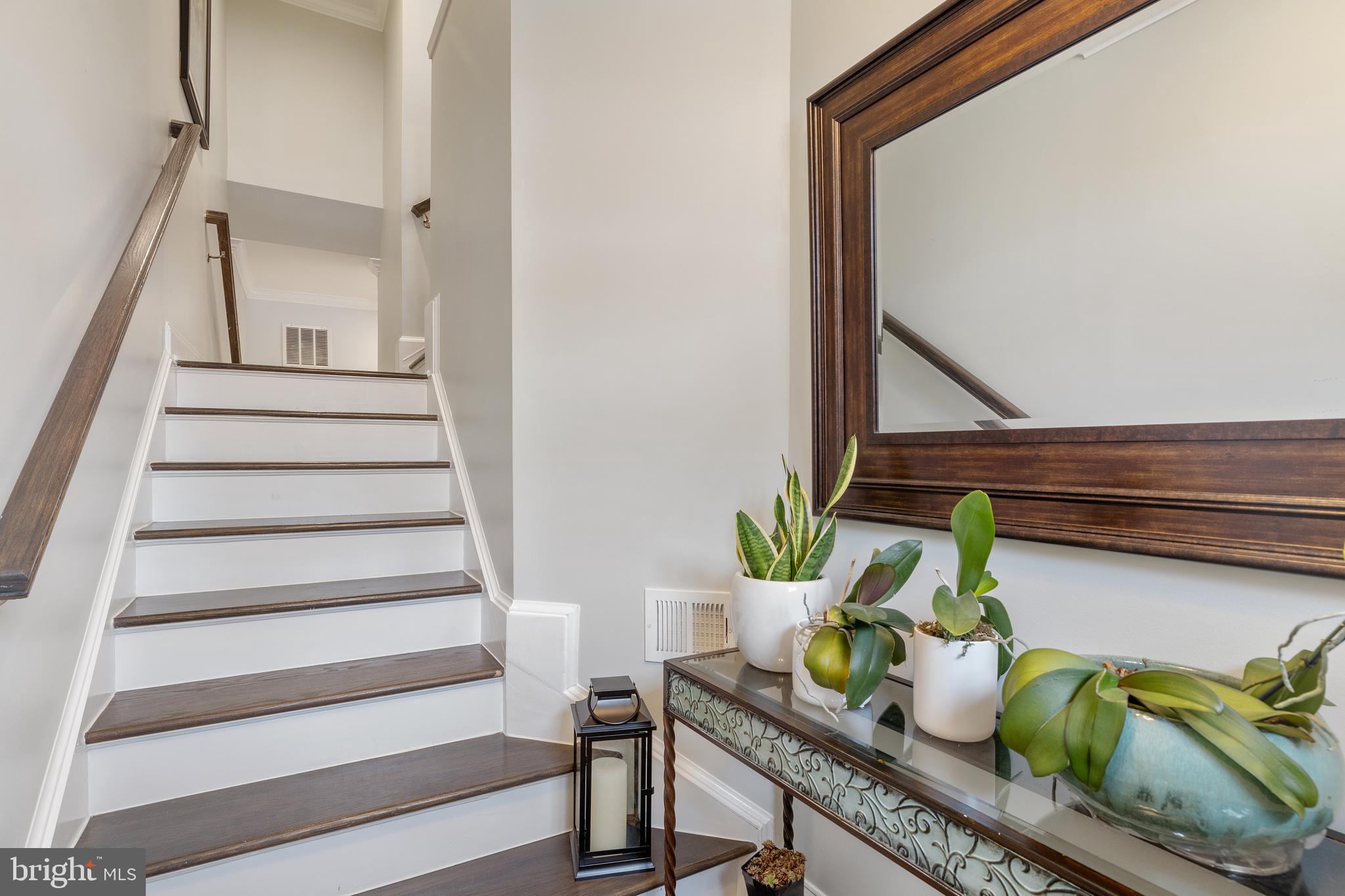 PONDVIEW - Residential