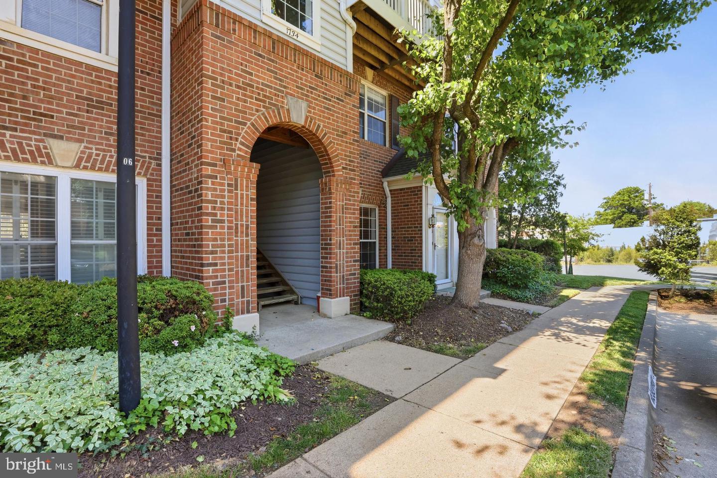 1734 KINGSGATE COURT 302
