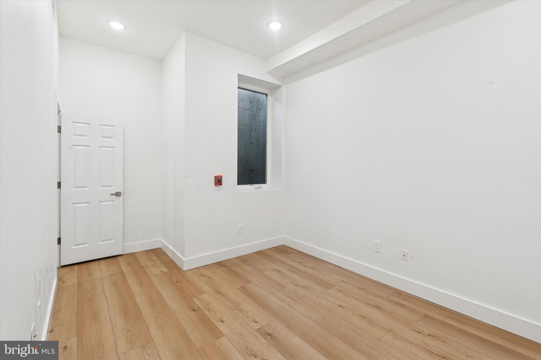 KENSINGTON - Residential