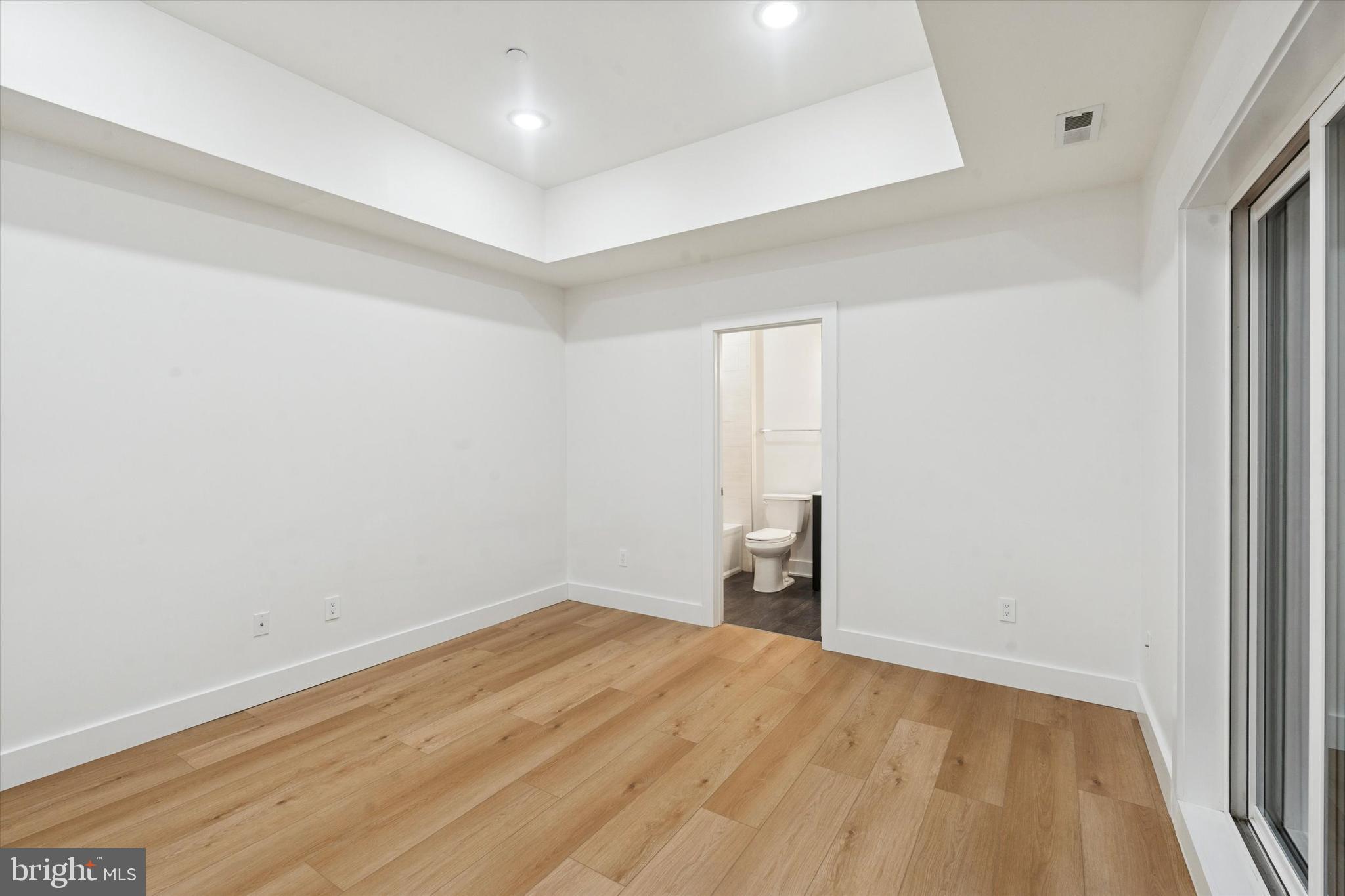 KENSINGTON - Residential