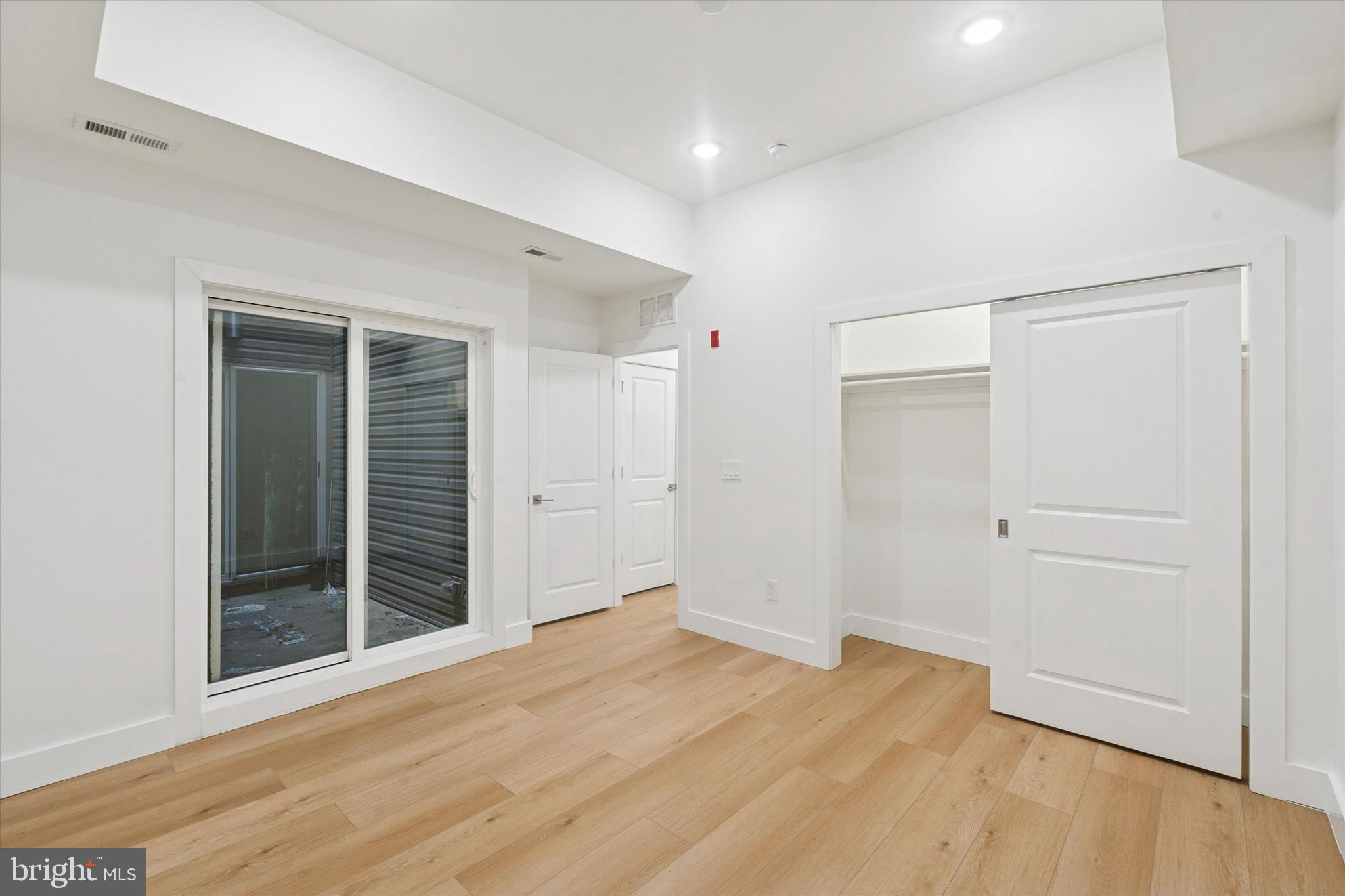 KENSINGTON - Residential