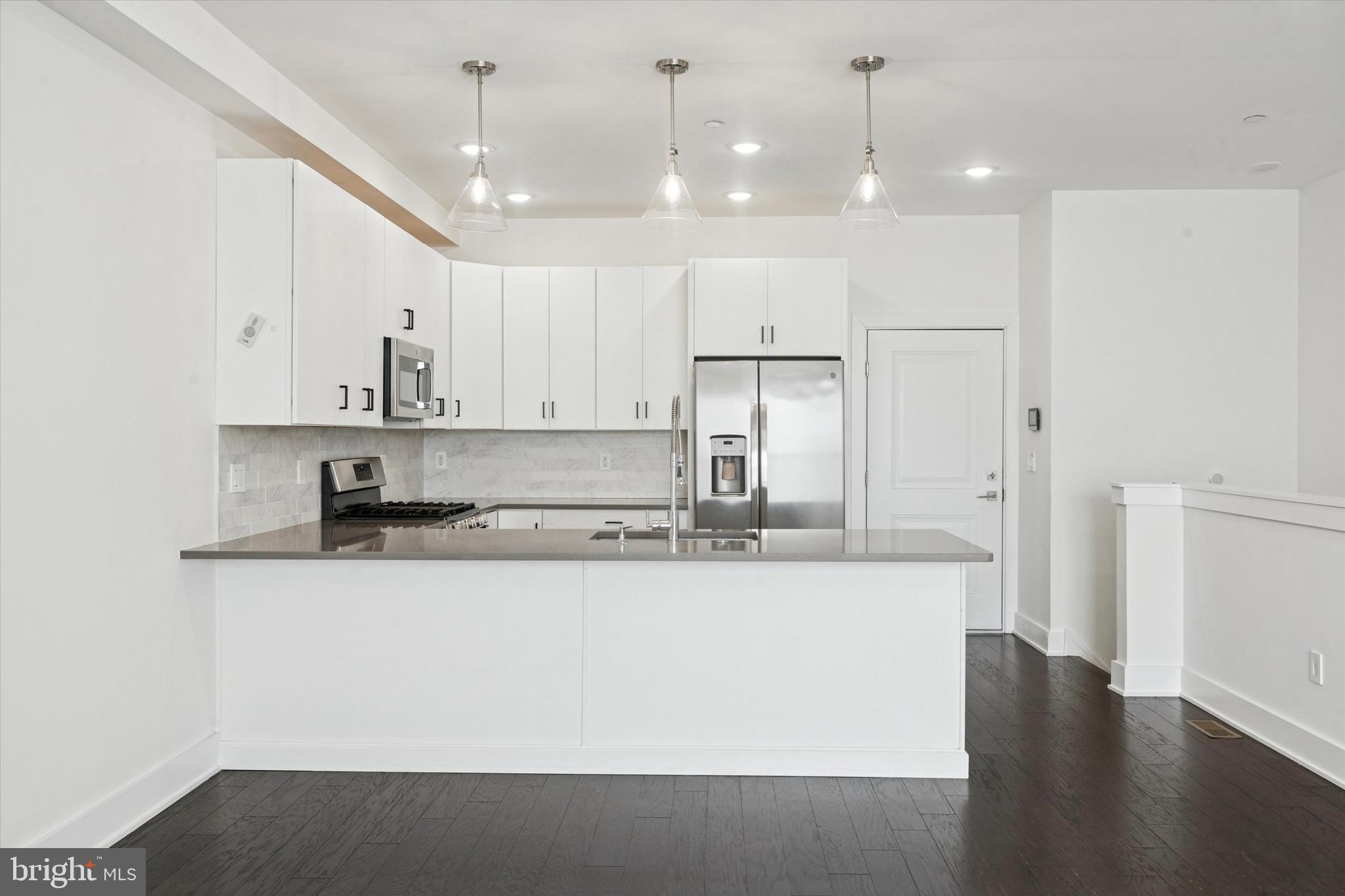 KENSINGTON - Residential